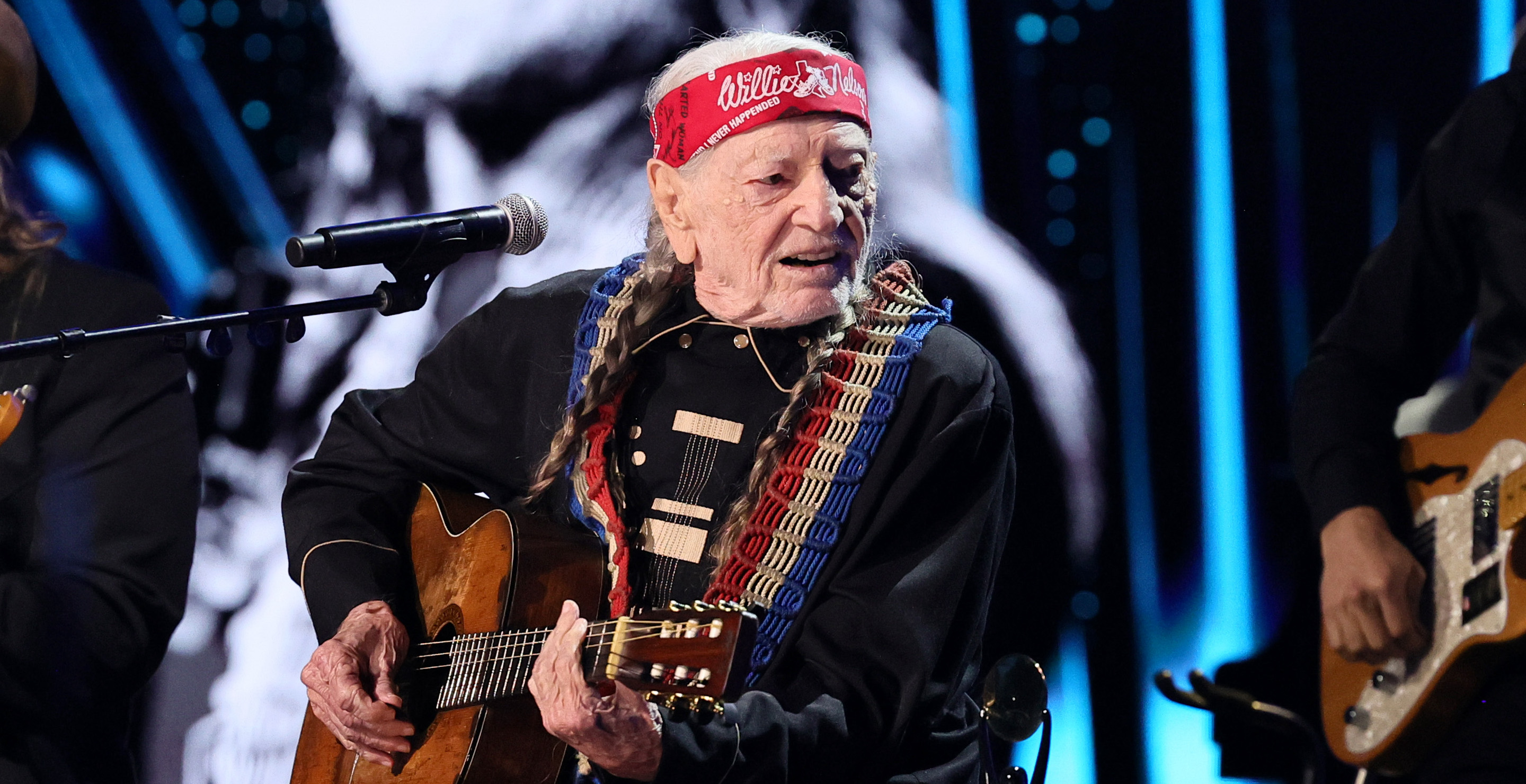 Willie Nelson Once Went To Drastic Measures To Avoid Letting Fans Know Where He Lives