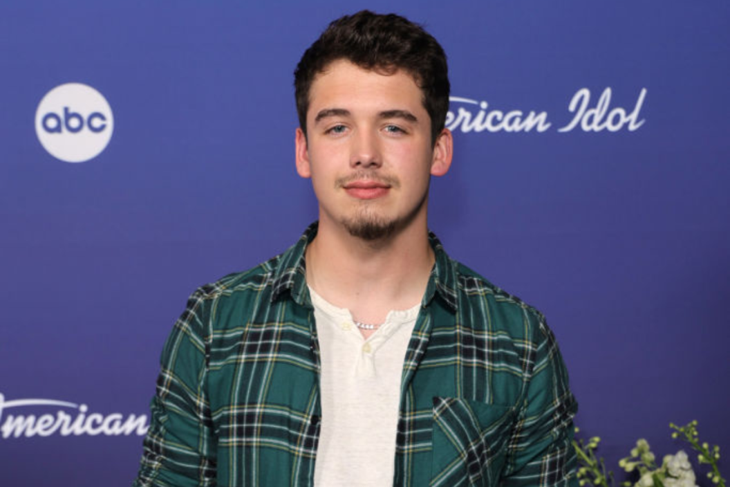 american-idol-winner-breaks-silence-after-getting-dropped-by-label