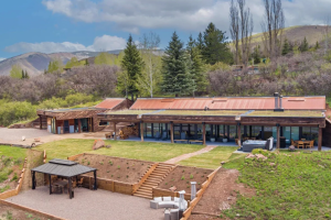 inside-john-denvers-stunning-rocky-mountain-estate-now-up-for-sale