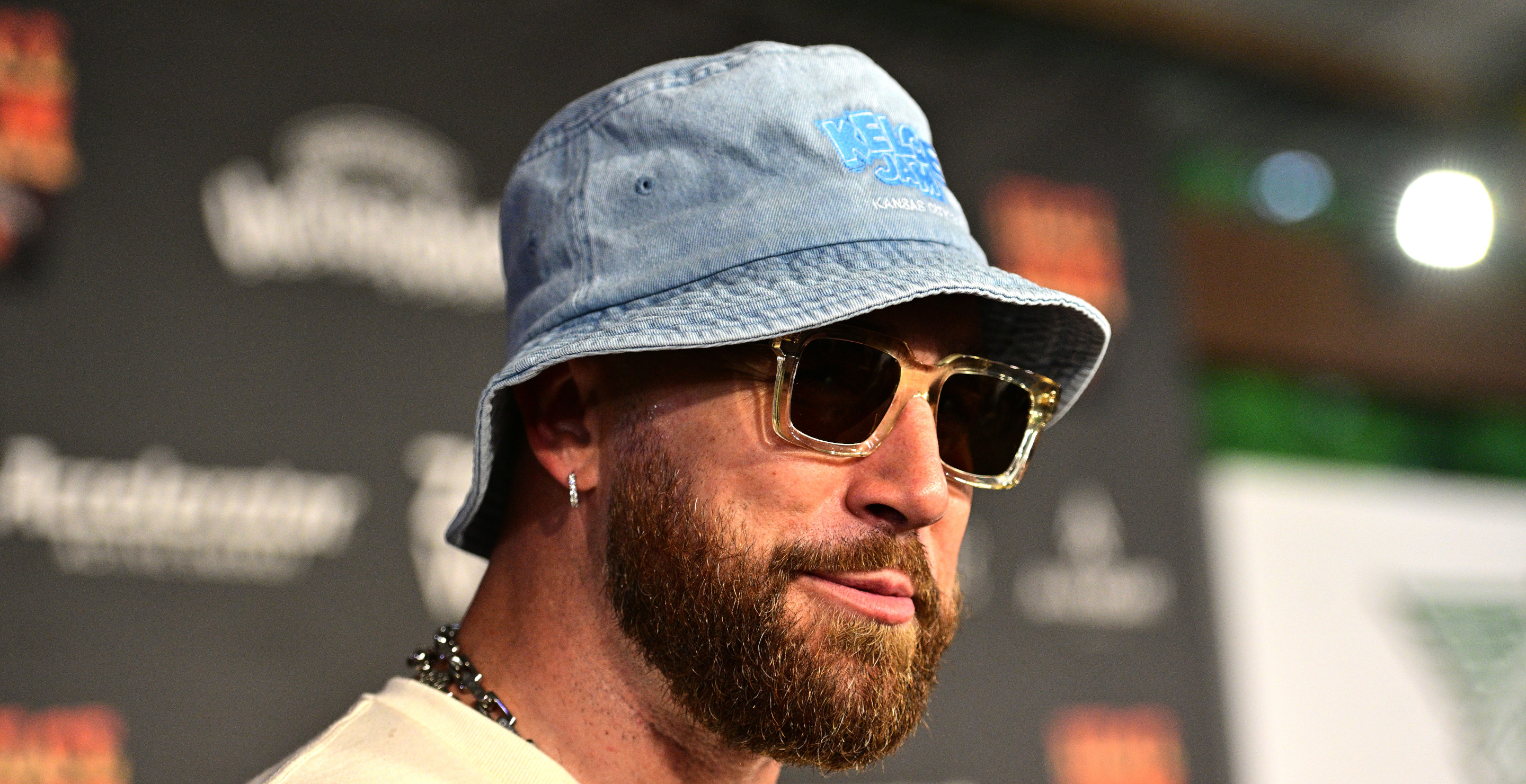 Travis Kelce Breaks Silence About That Inappropriate Interaction With Julia Roberts On Eras Tours