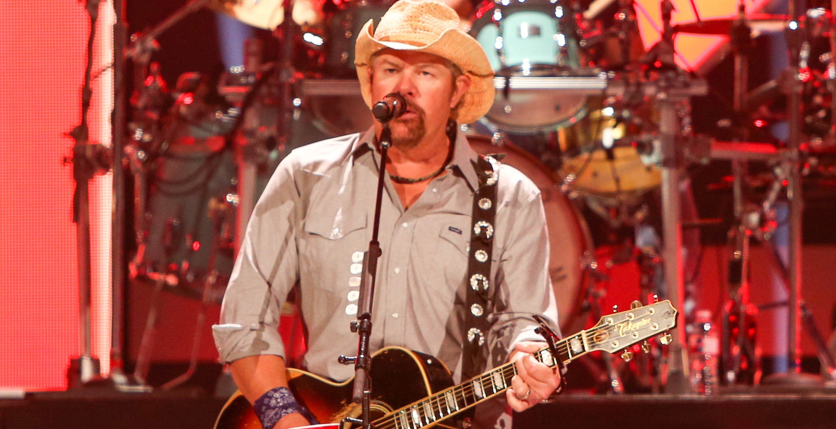 Toby Keith's Daughter Used To Tell People That Her Dad Was Garth Brooks