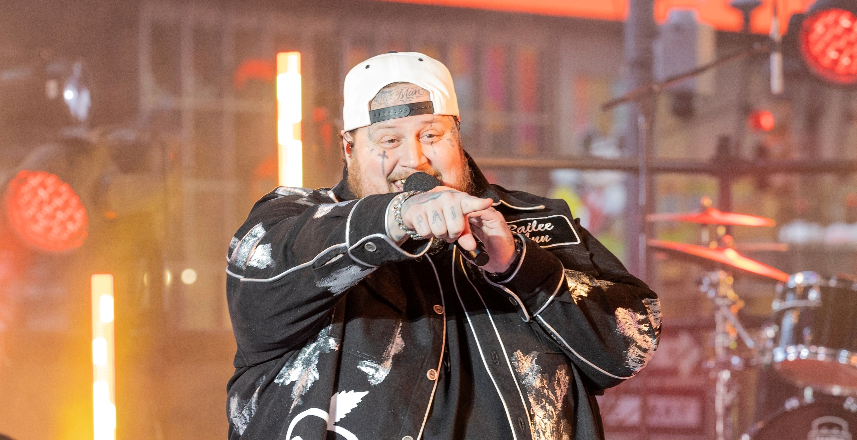 Jelly Roll comes back to Twitter despite leaving