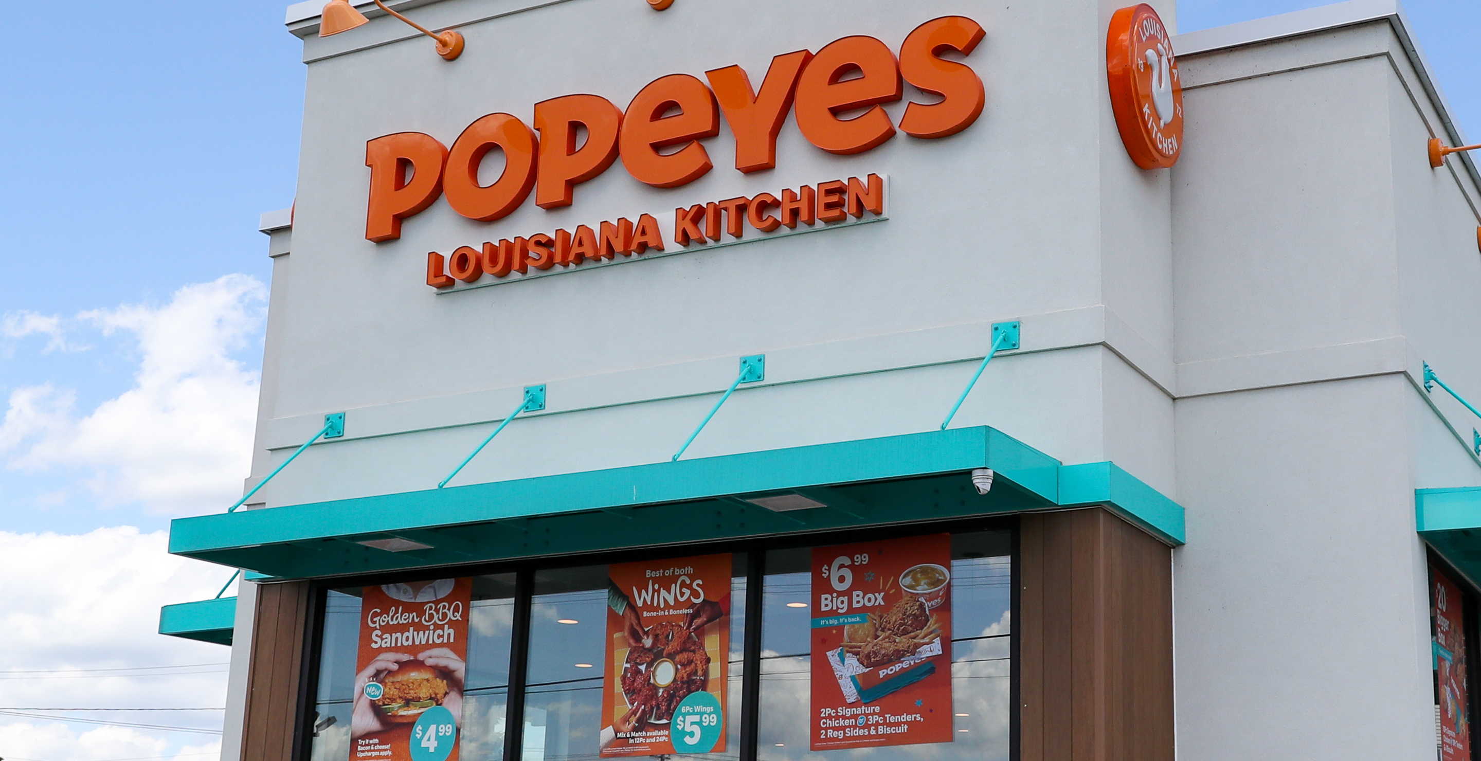 Twitter Claims Life Went Downhill After Popeyes Released Their Chicken Sandwich