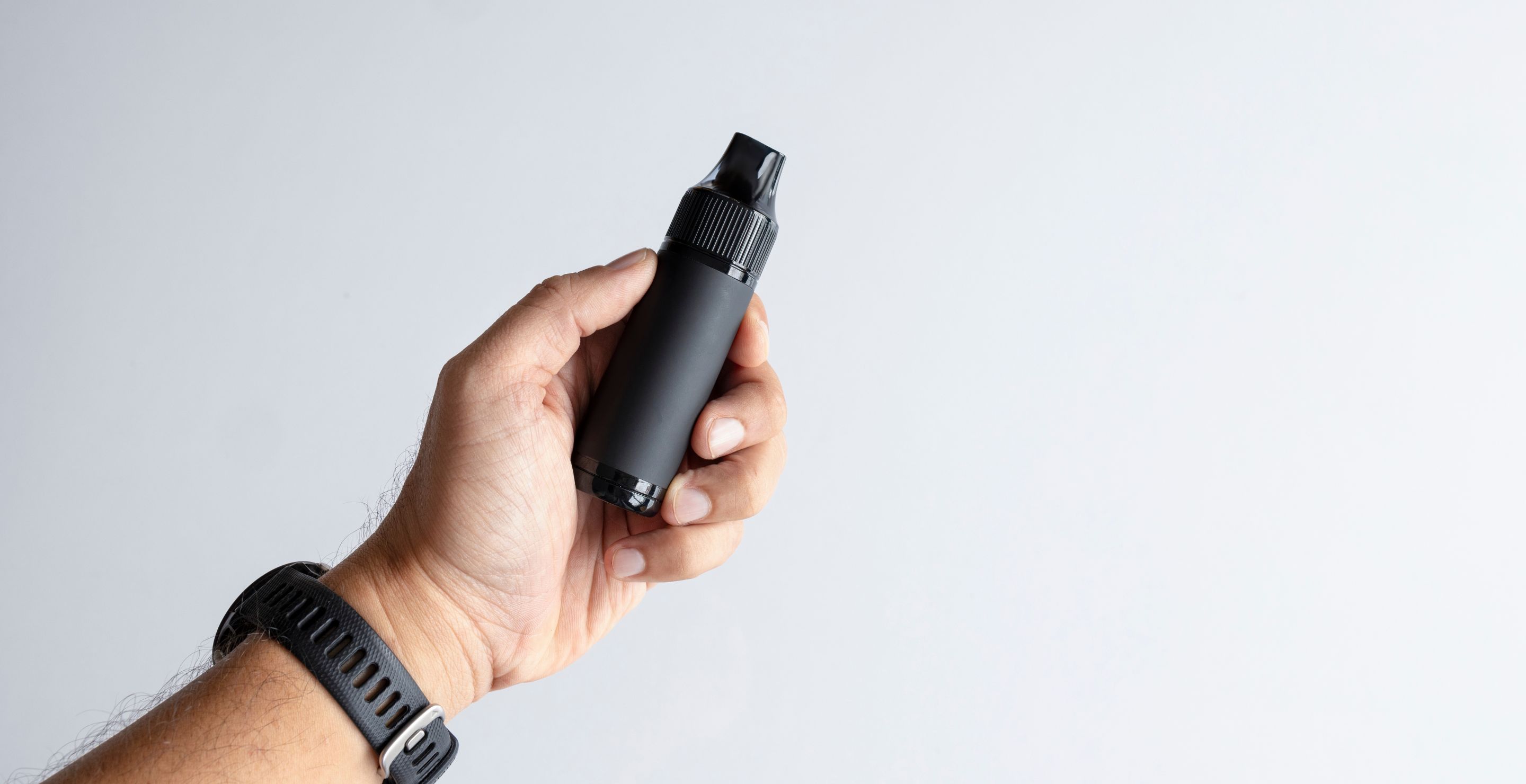 Young Woman Nearly Dies From Vaping Addiction, Showered And Slept With E-Cigarette