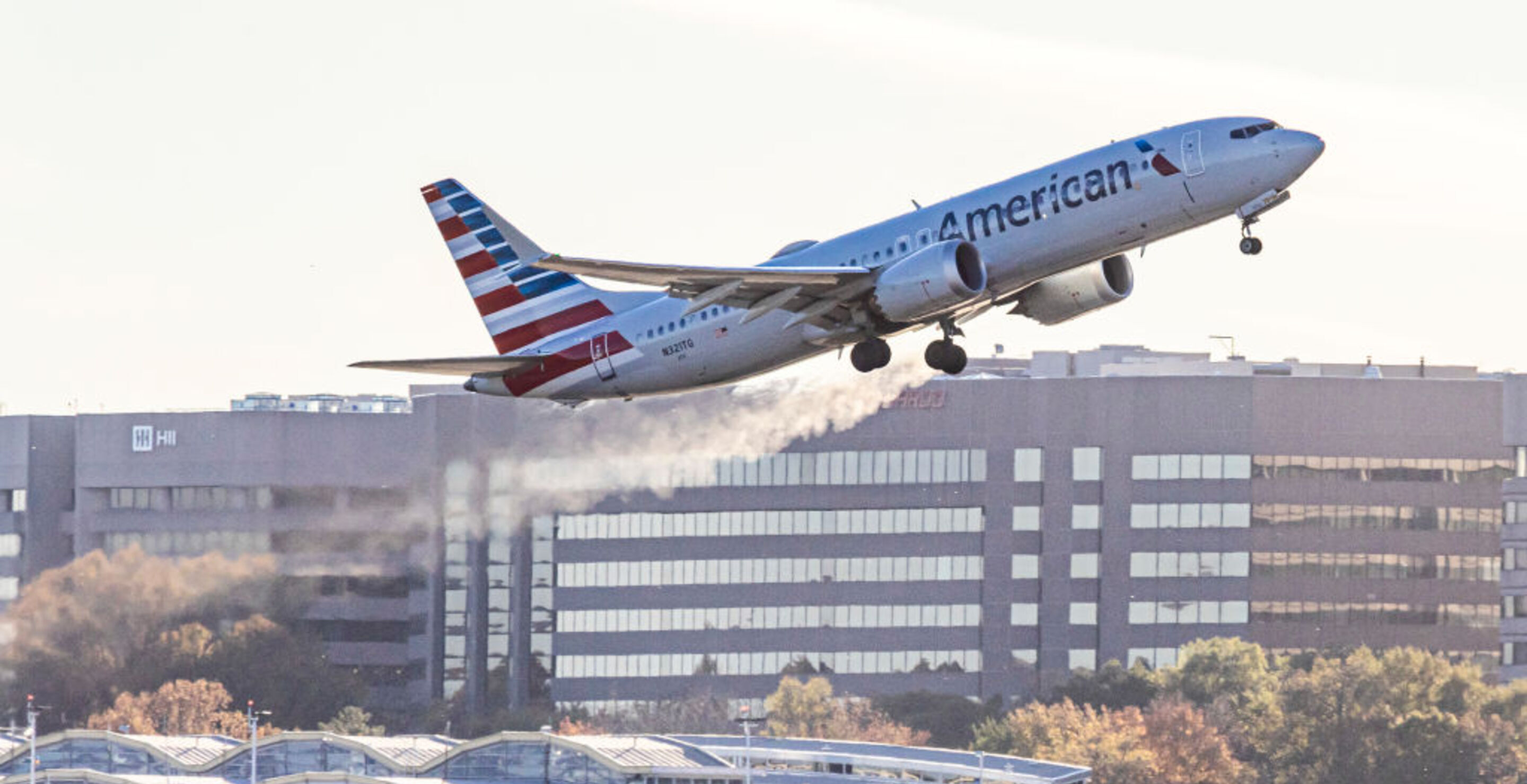 American Airlines Refuses To Refund Doctor Who Gave Up Seat For Passenger Having Medical Emergency