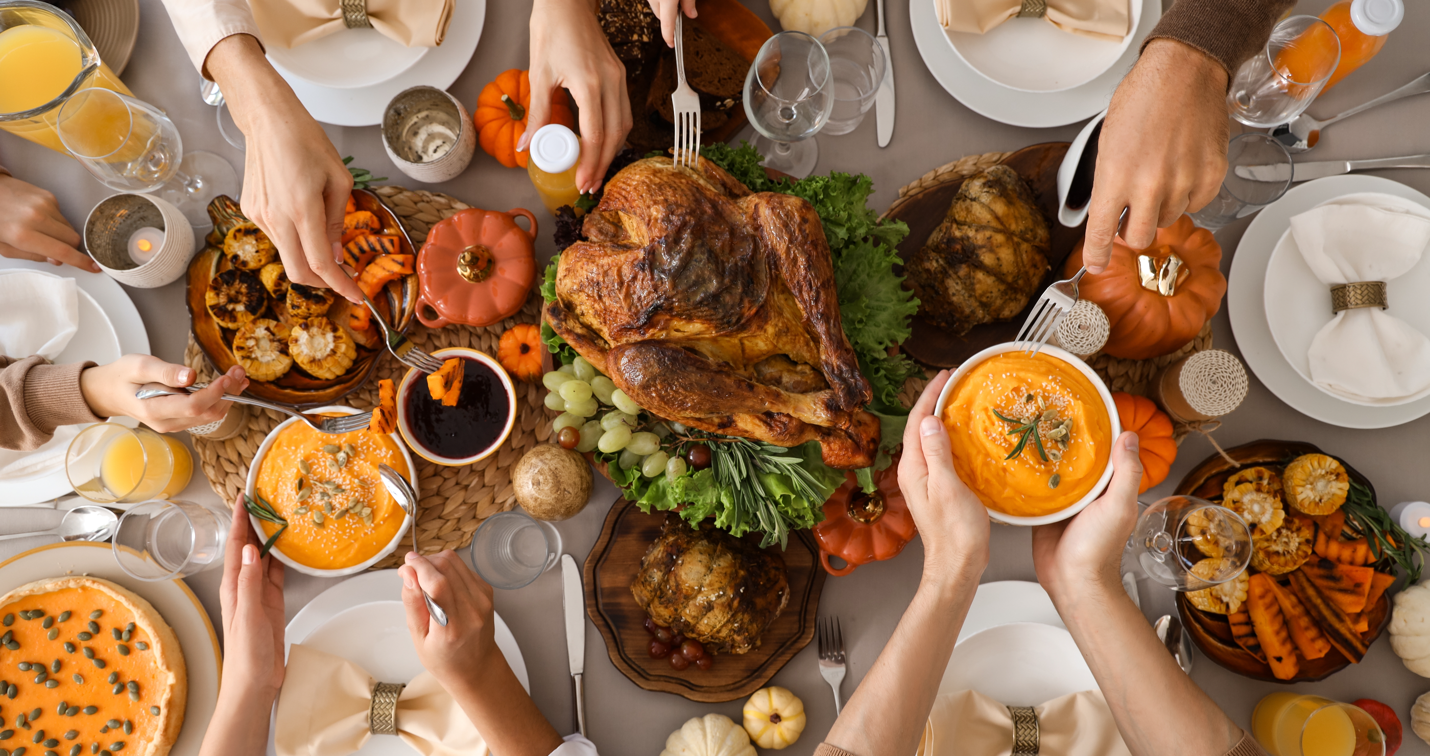 how many calories do we eat during Thanksgiving dinner