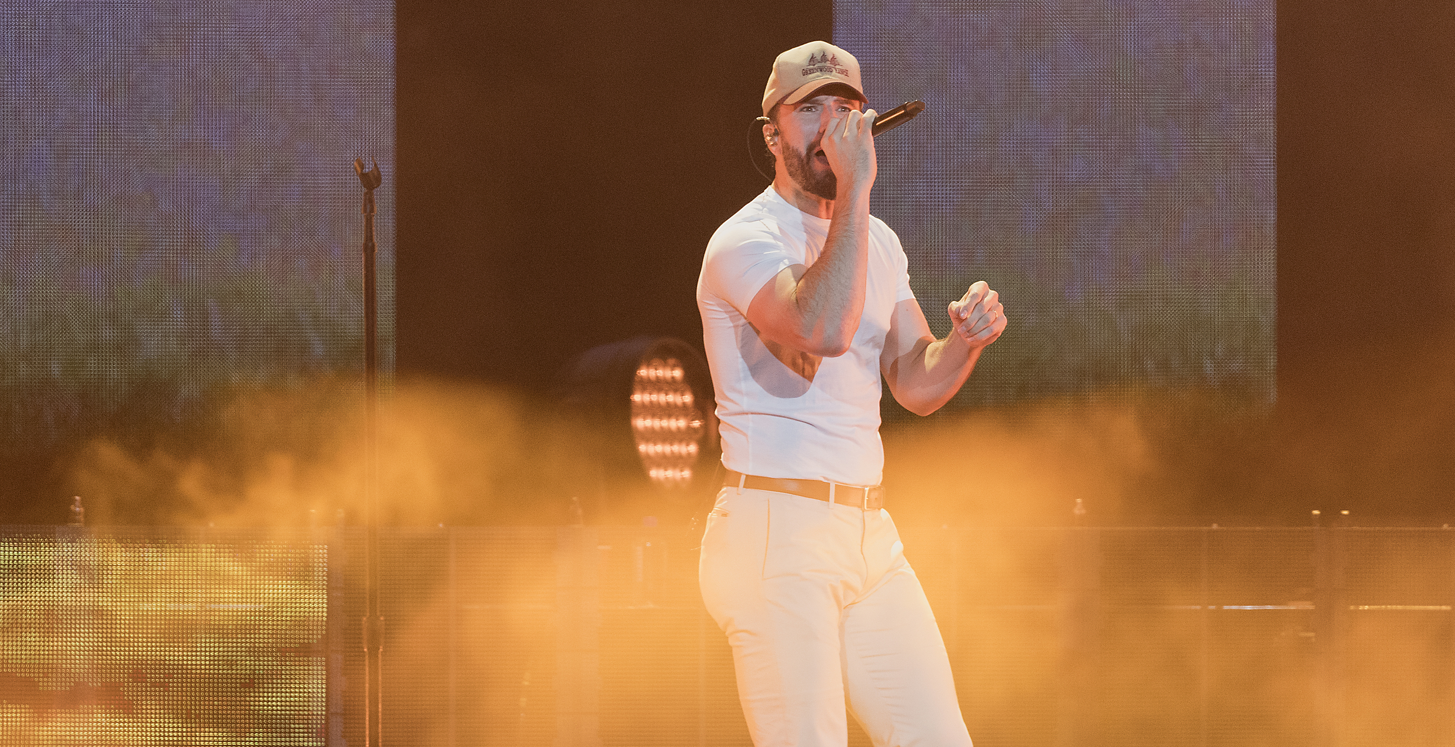 sam hunt has another child on the way