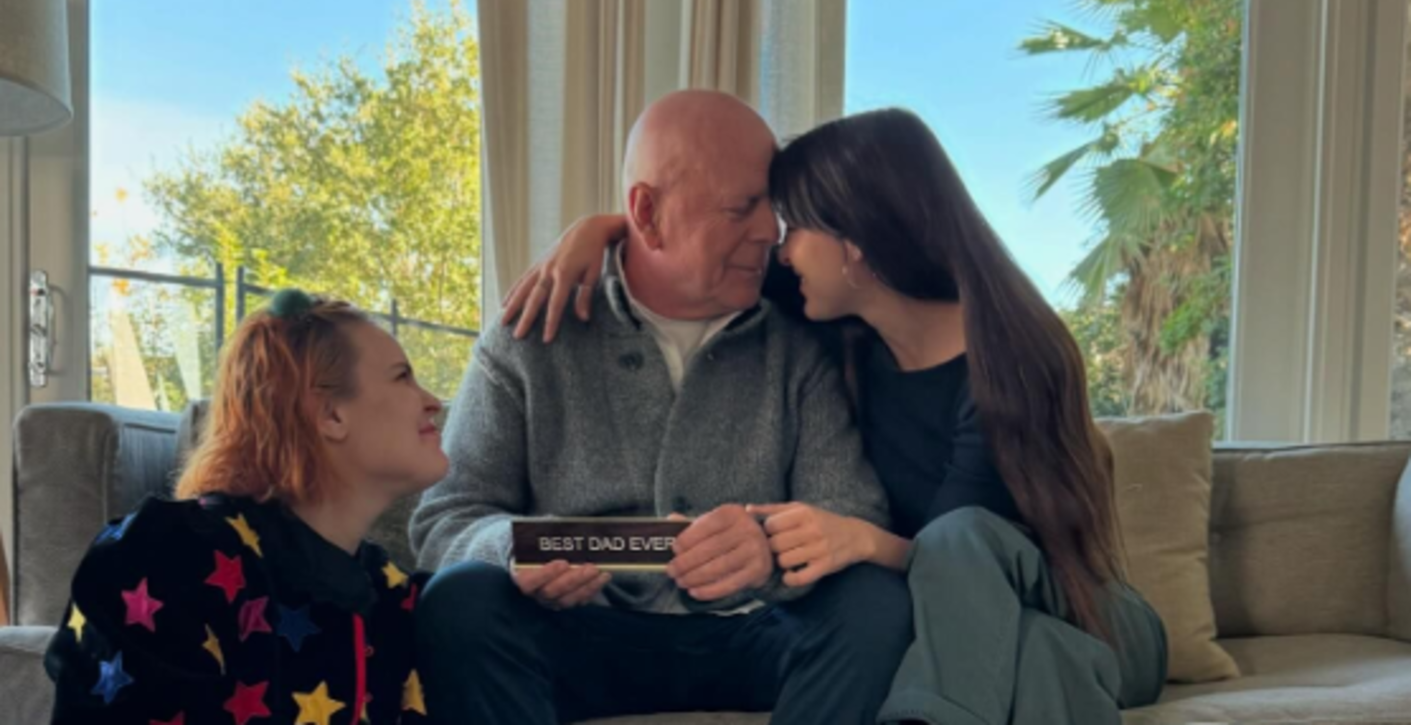 tender bruce willis thanksgiving images despite dementia battle