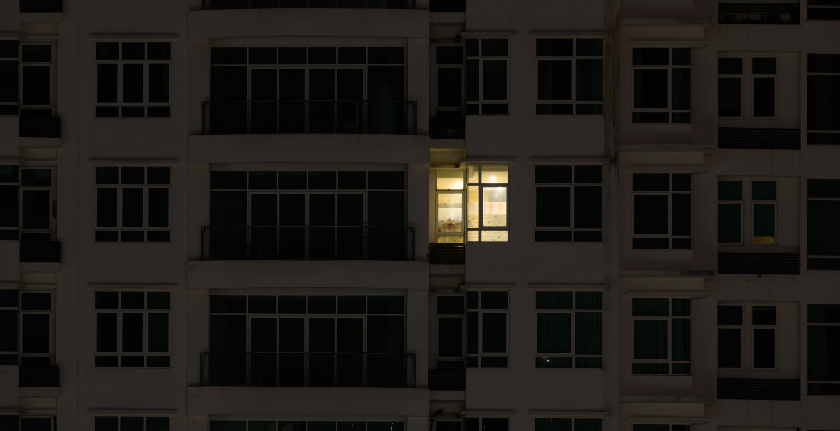 4-Year-Old Boy Discovered In Apartment Alone After Spending Days With Body Of Dead Grandma