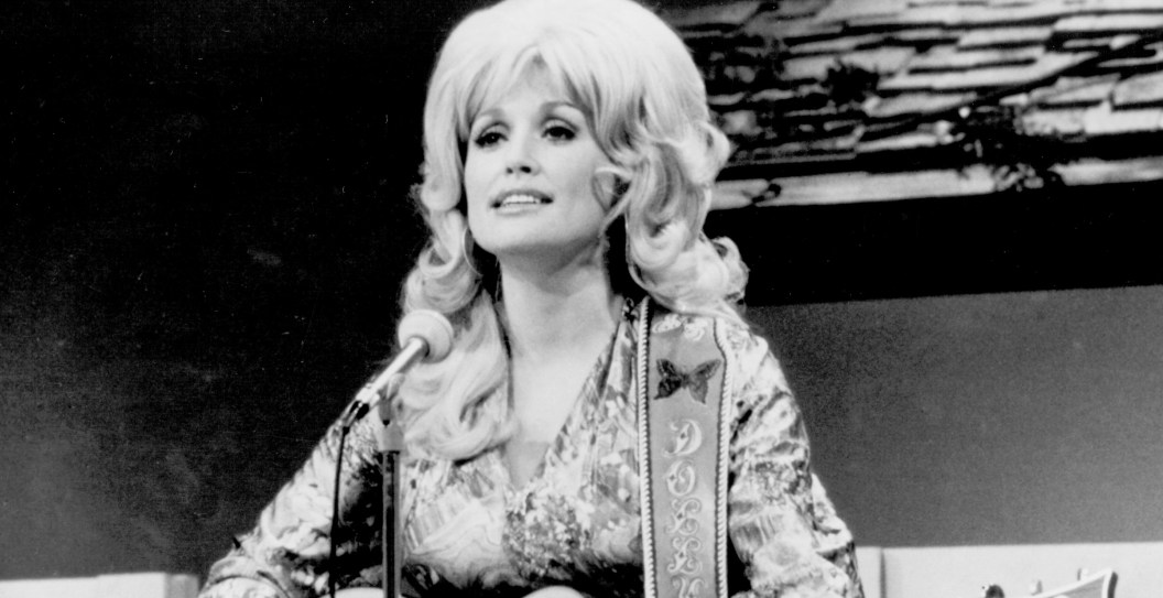 Dolly Parton Reflects On The First Time She Met Johnny Cash: "Holy Moly!"