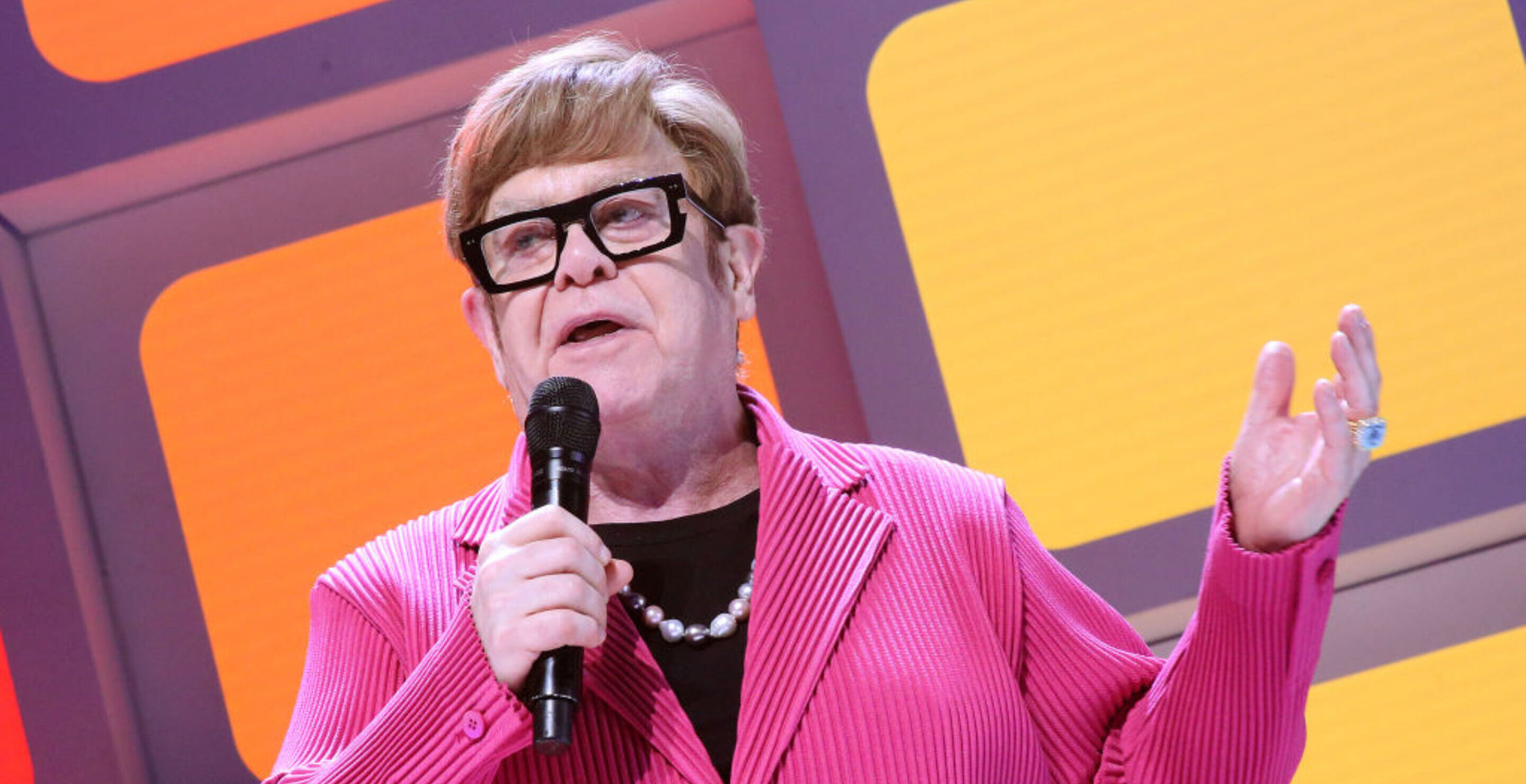 Elton John Reveals That He Really Hates His Birth Name
