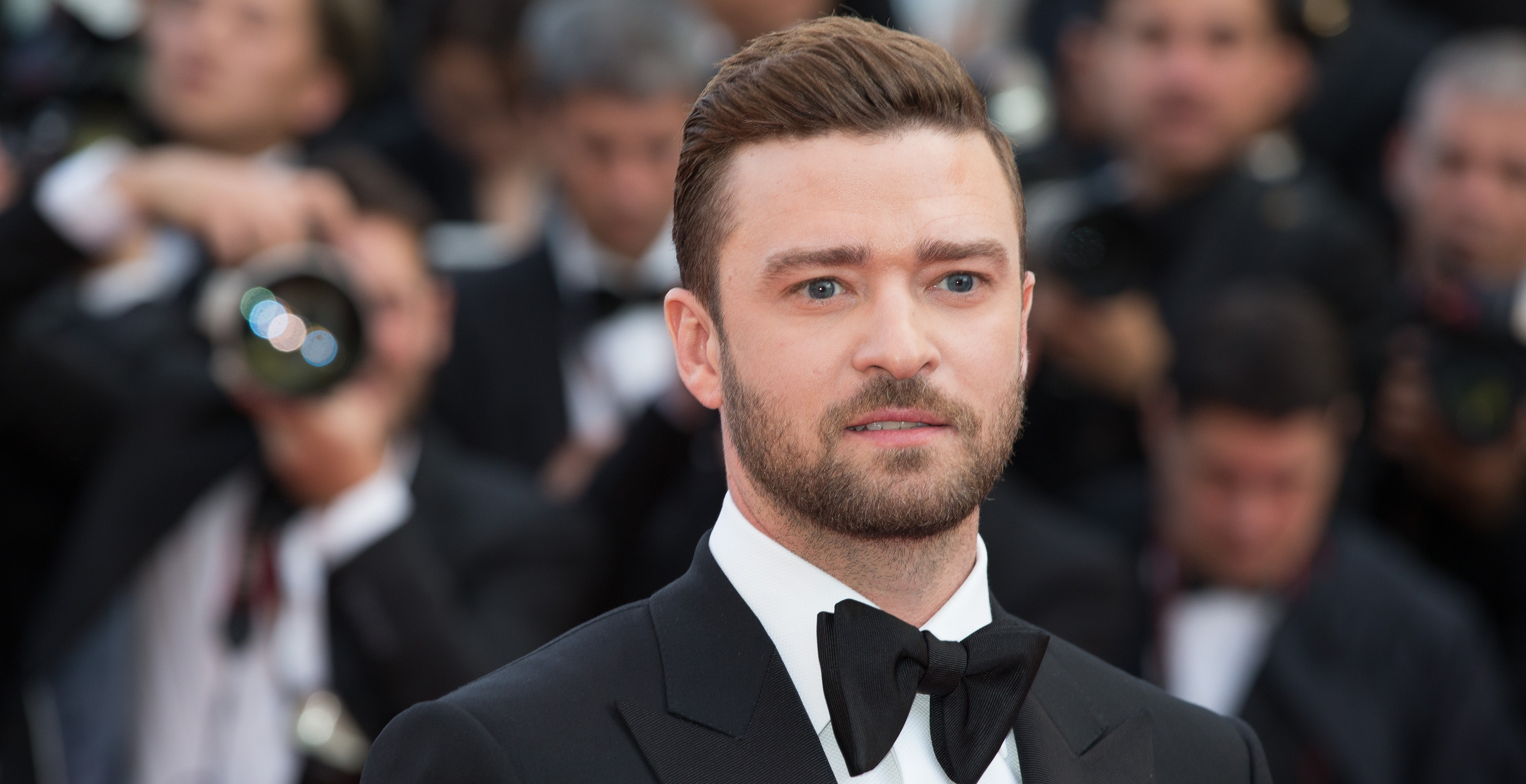 Justin Timberlake Hilariously Responds To Wardrobe Malfunction With Comically Long Shirt