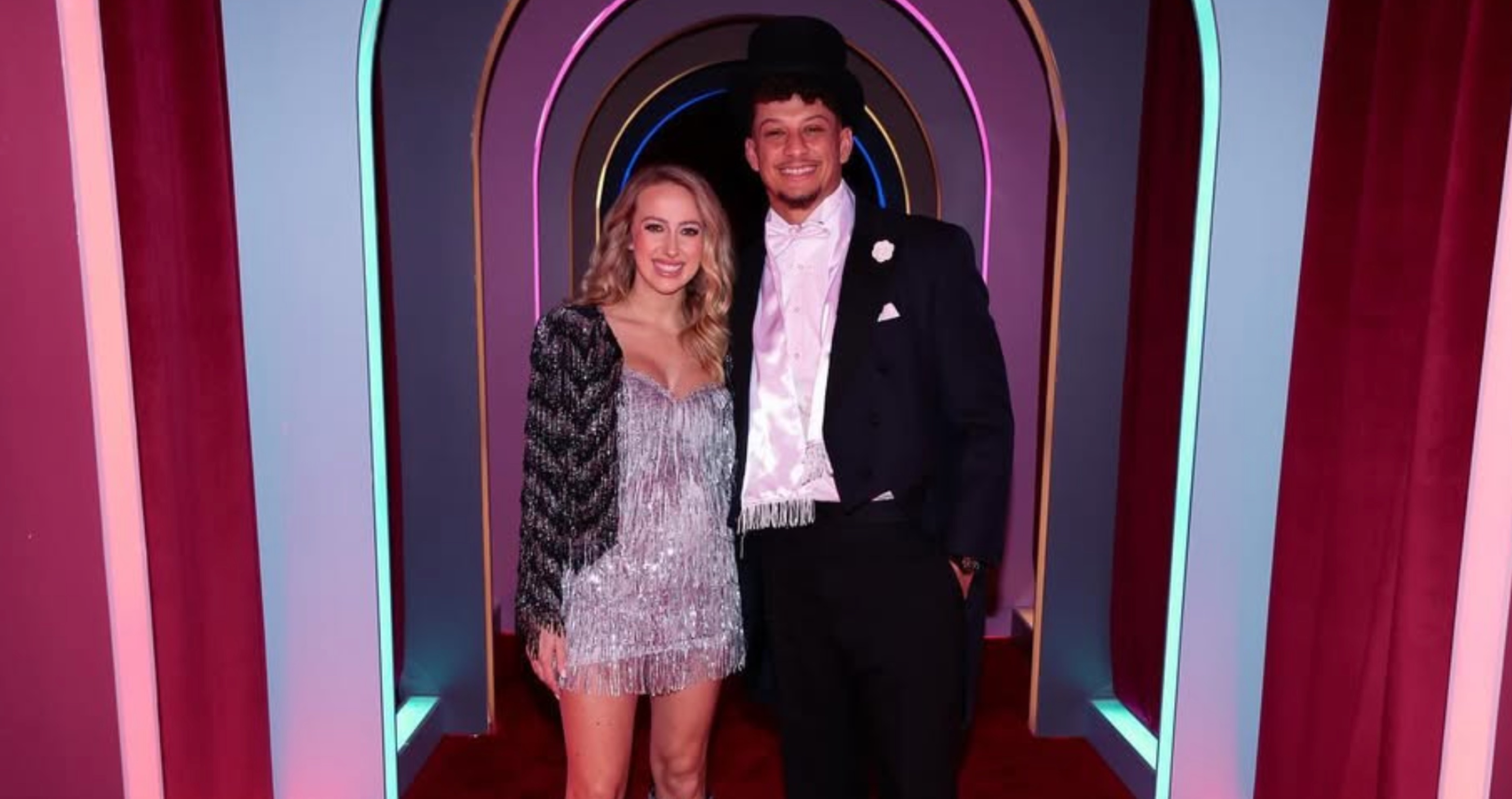 Patrick and Brittany Mahomes Dress As Taylor Swift And Travis Kelce