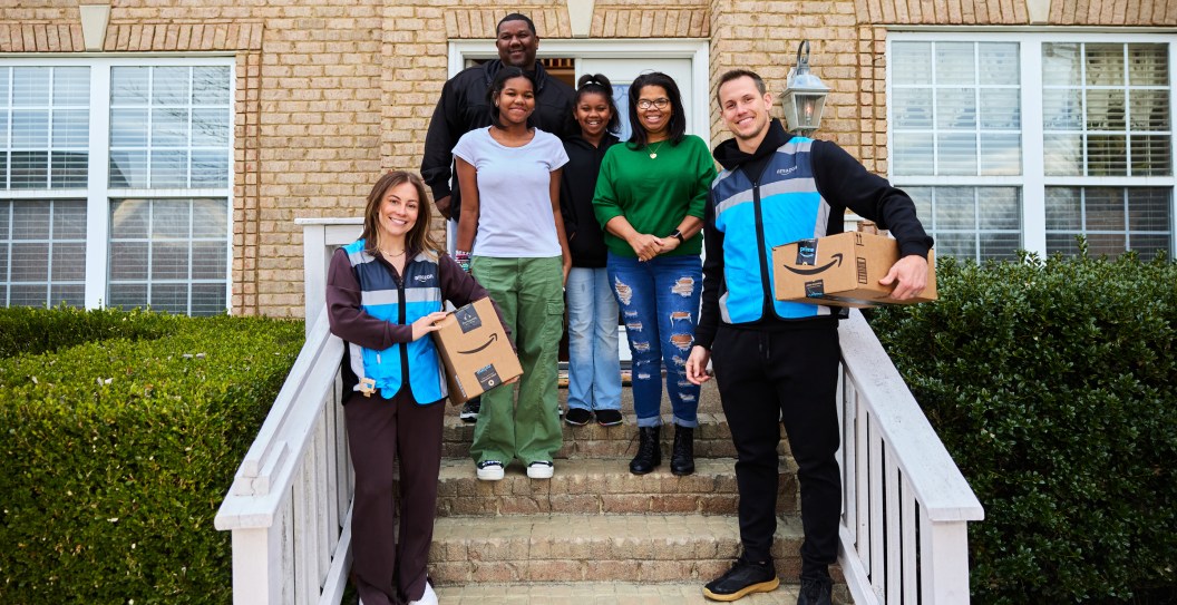 Shawn Johnson And Andrew East Fulfill Amazon Same-Day Orders For Fans In Nashville