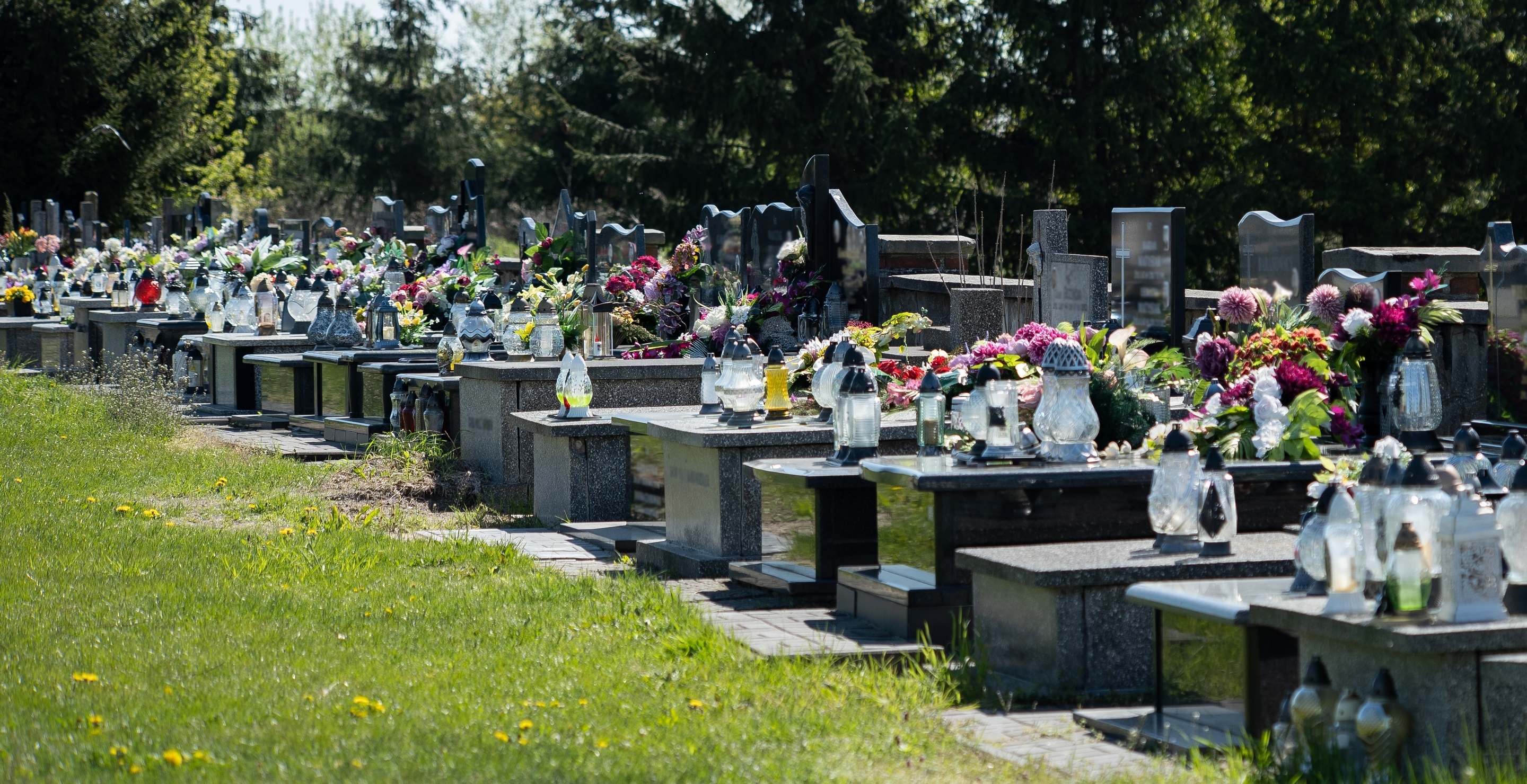 Son Accused Of Digging Up Mom’s Coffin And Taking It Home