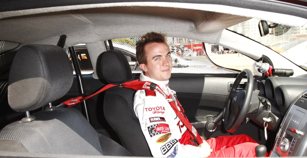 frankie muniz latest tweet worries everyone