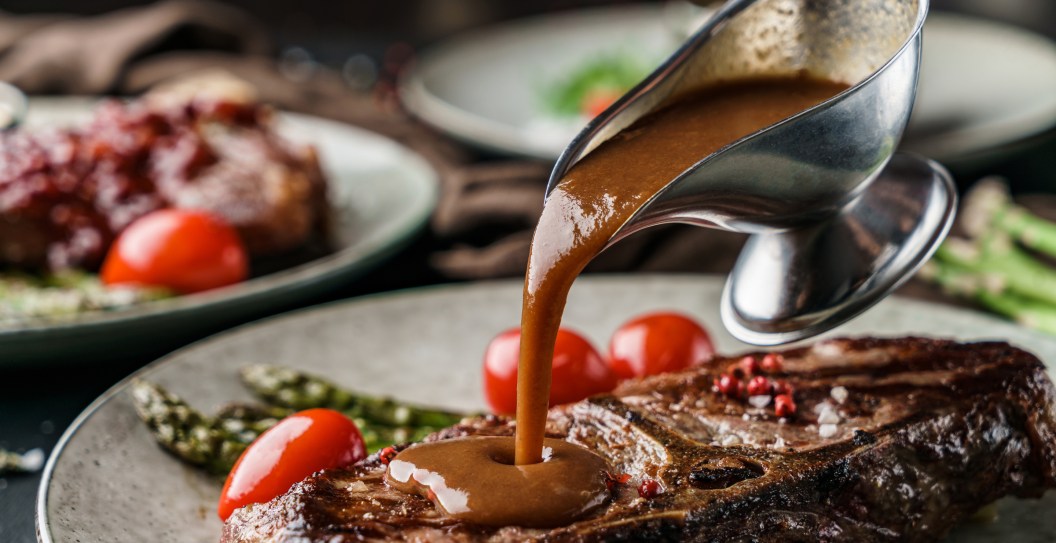 19-Year-Old Sues Restaurant After Scalding Hot BBQ Sauce Gives Her Second Degree Burns
