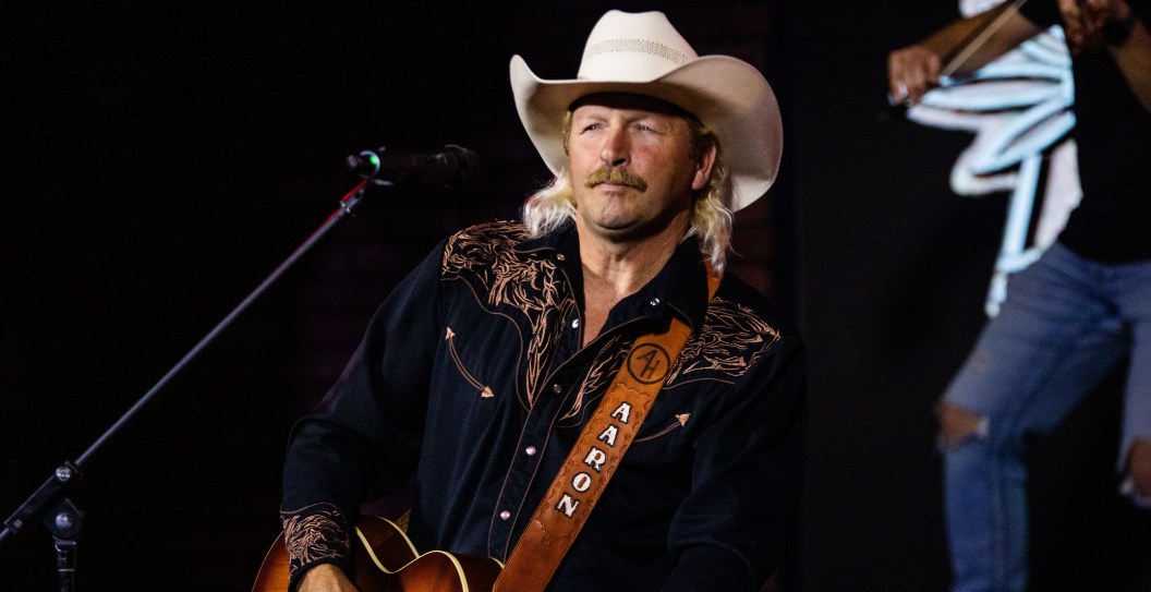 Alan Jackson Fans Go Viral For Their Hilarious Concert Attire