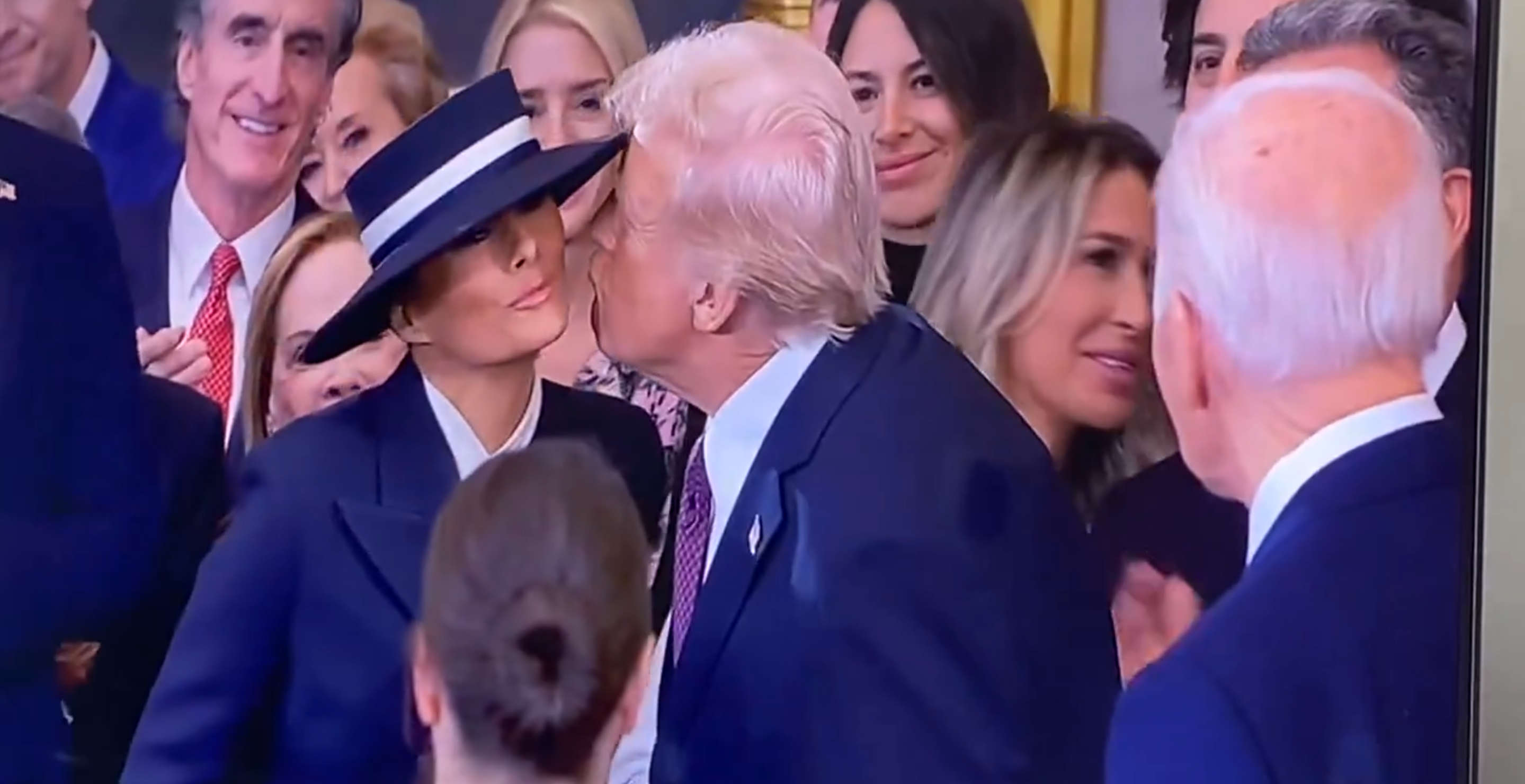Eagles Eyed Viewers Notice Melania Trump’s Hat Blocked Kiss From Trump In Awkward Moment
