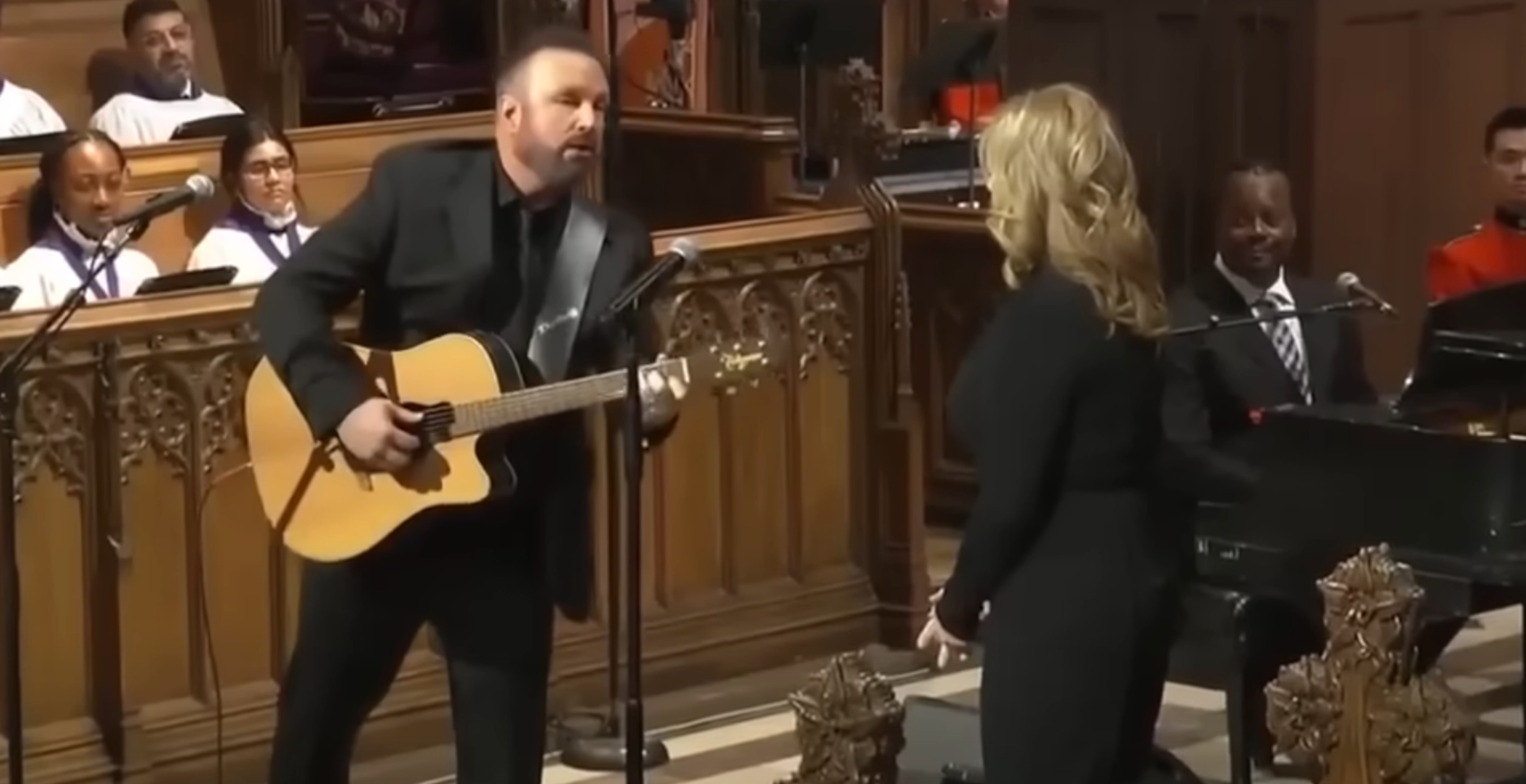 Garth Brooks And Trisha Yearwood Perform Emotional Rendition Of "Imagine" For Jimmy Carter's Funeral