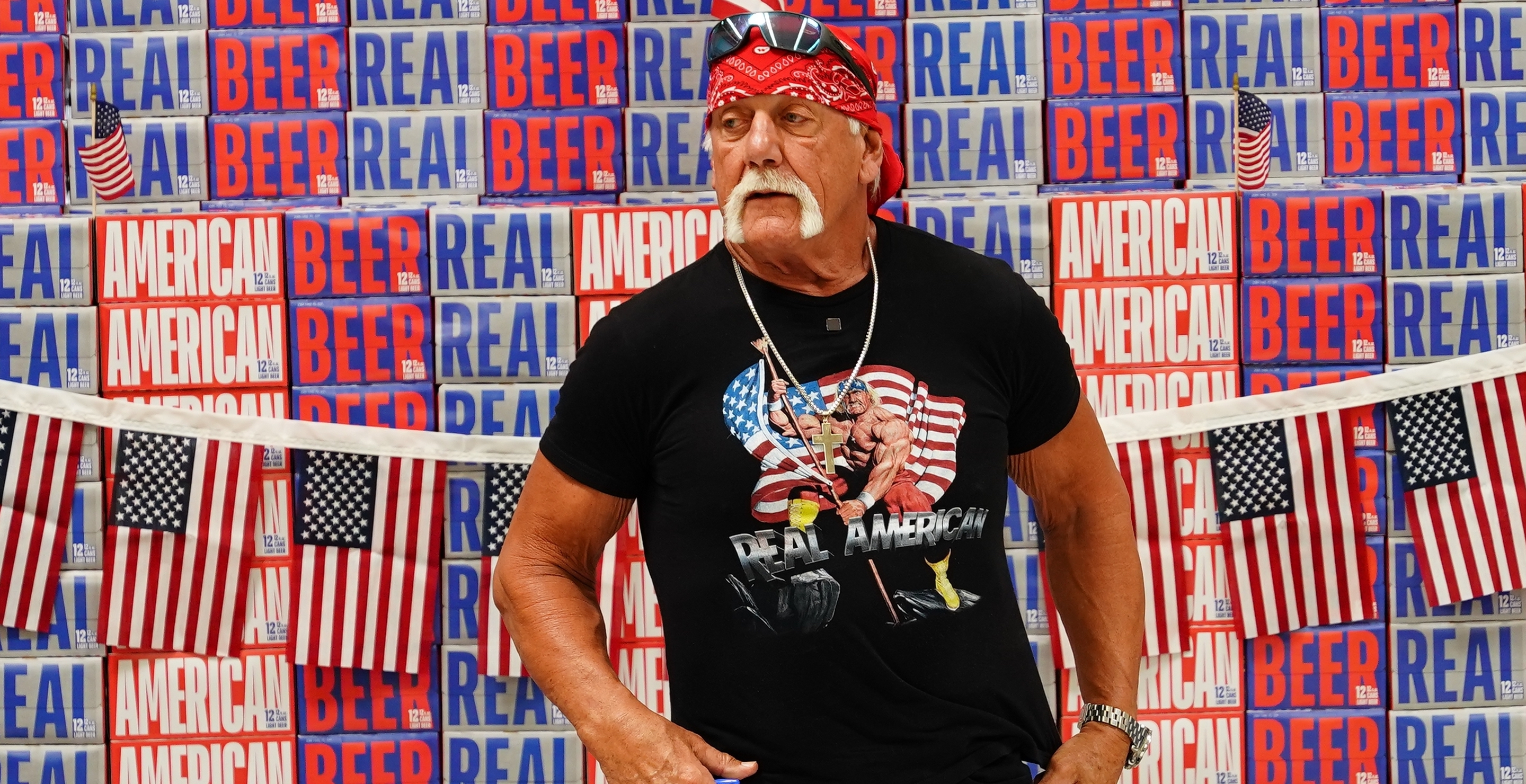 Hulk Hogan Gets Booed at WWE 'Monday Night Raw' Netflix Debut