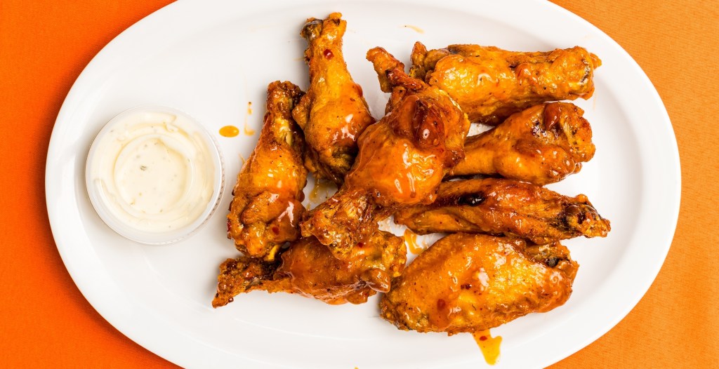 Mango,Habanero,Chicken,Wings,With,Dipping,Sauce