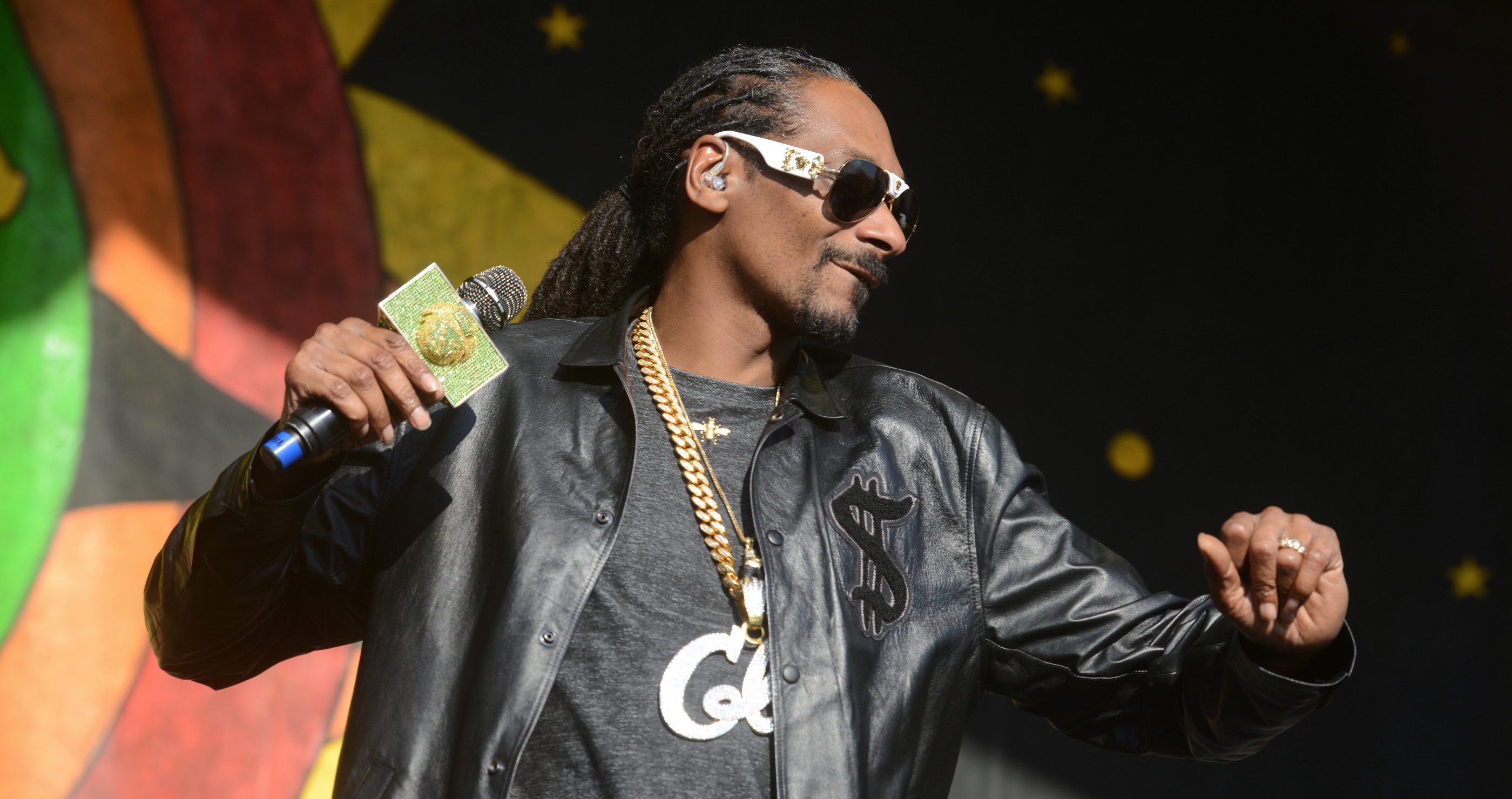 Snoop Dogg reveals his favorite late night snack