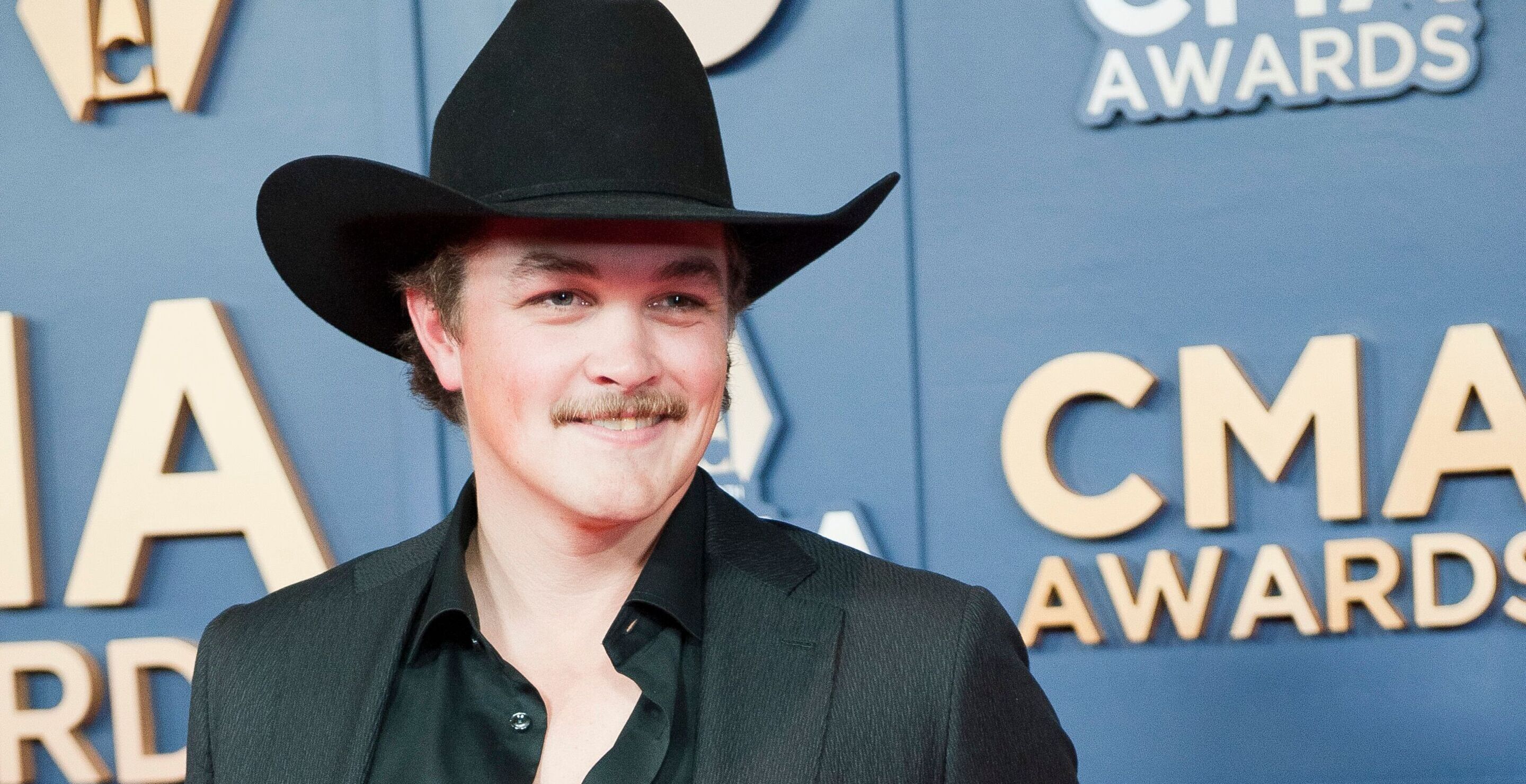 Someone Updated Wikipedia To Say Alan Jackson Is Zach Top's Father After Hilarious Theory