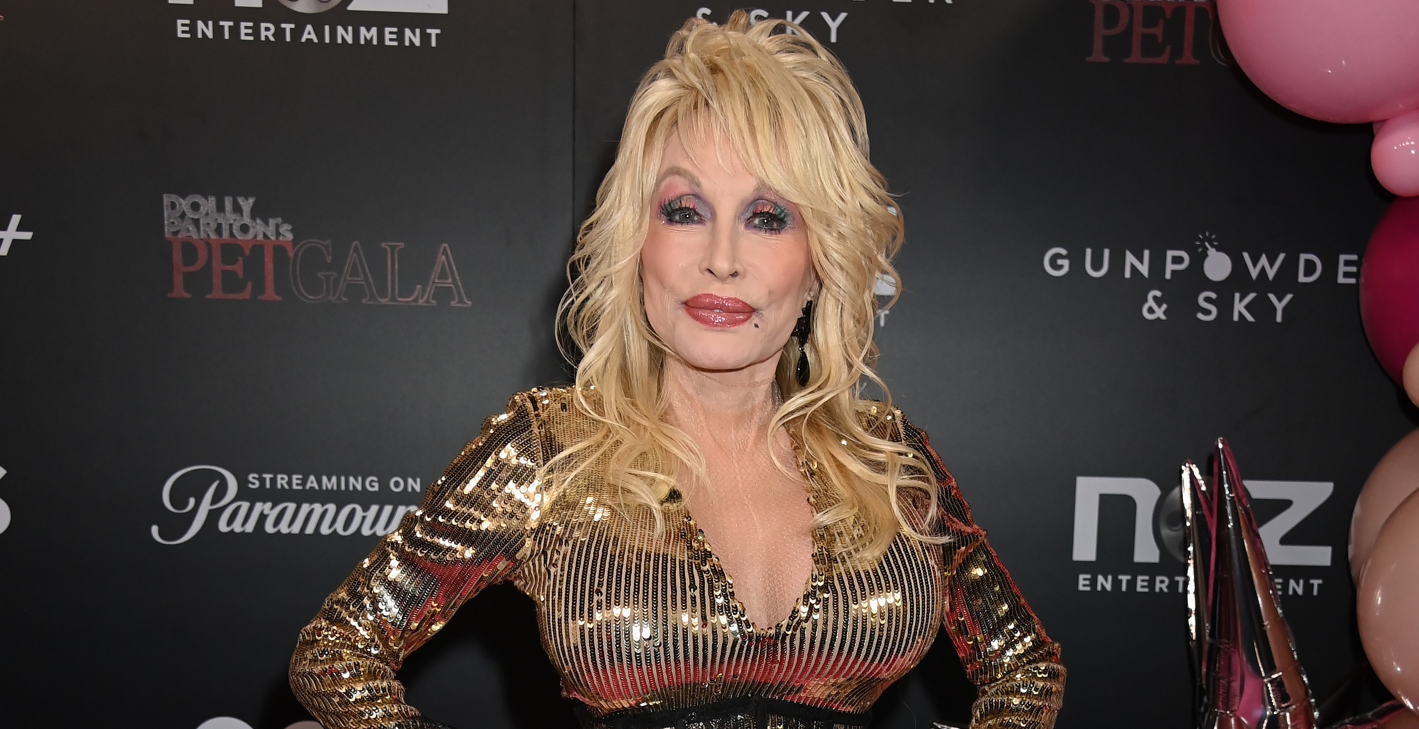 dolly parton was introduced to sad country songs from a young age