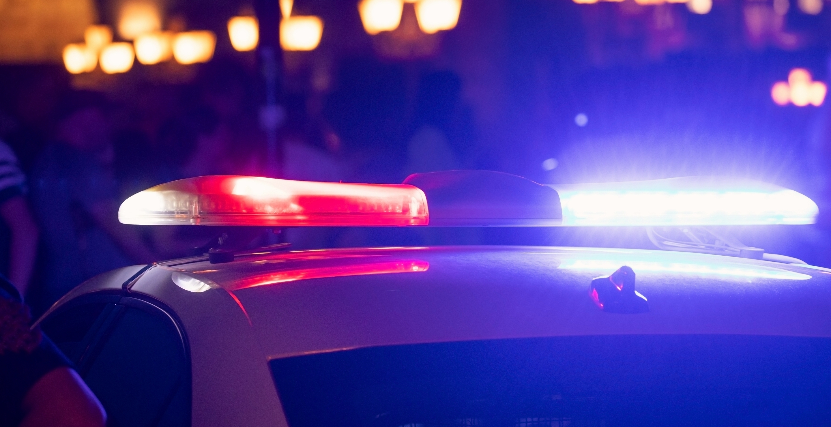 hooters employee tries to seduce police to get out of dui