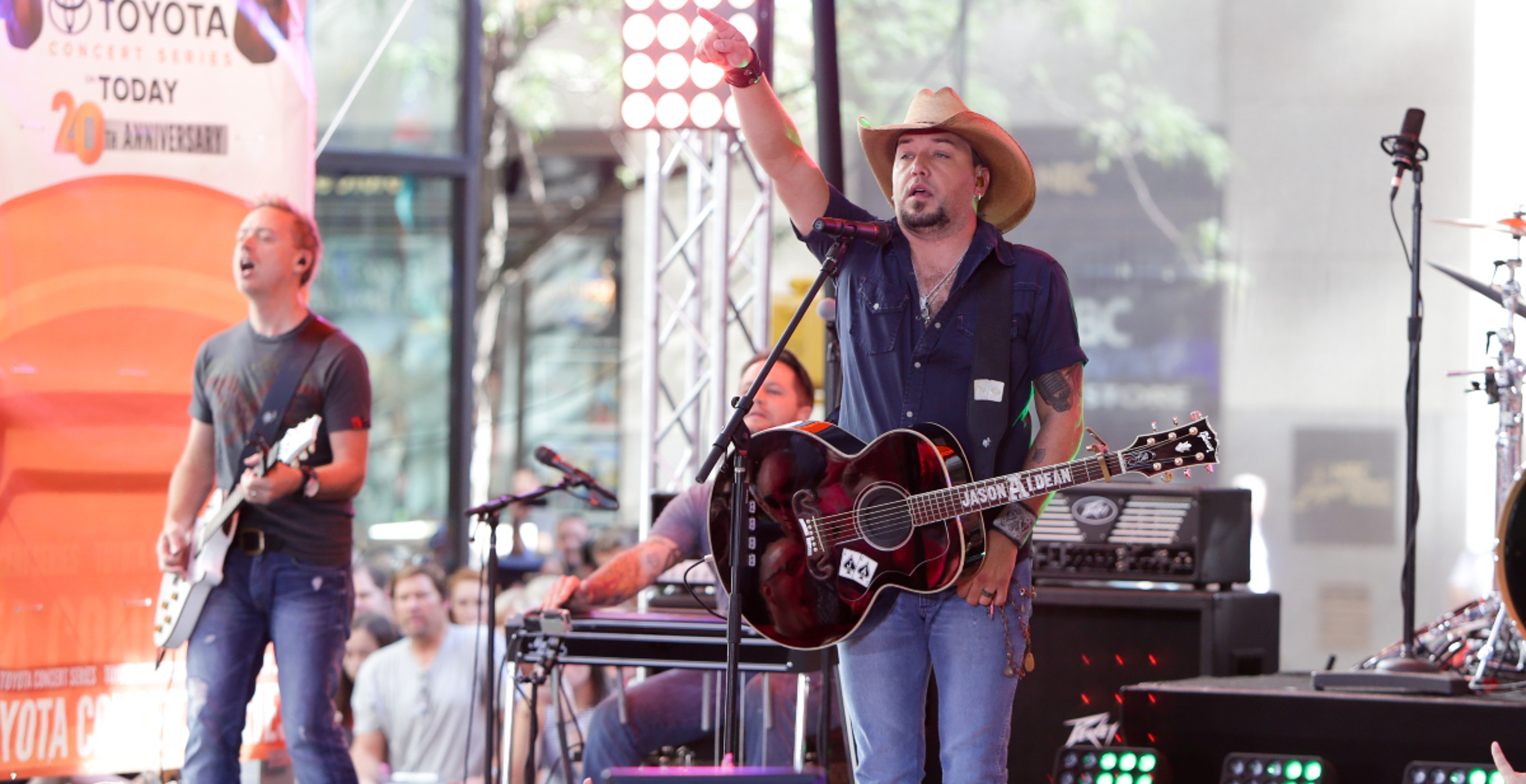 Jason Aldean And Rascal Flatts Will Perform At Donald Trump's Inaugural Ball