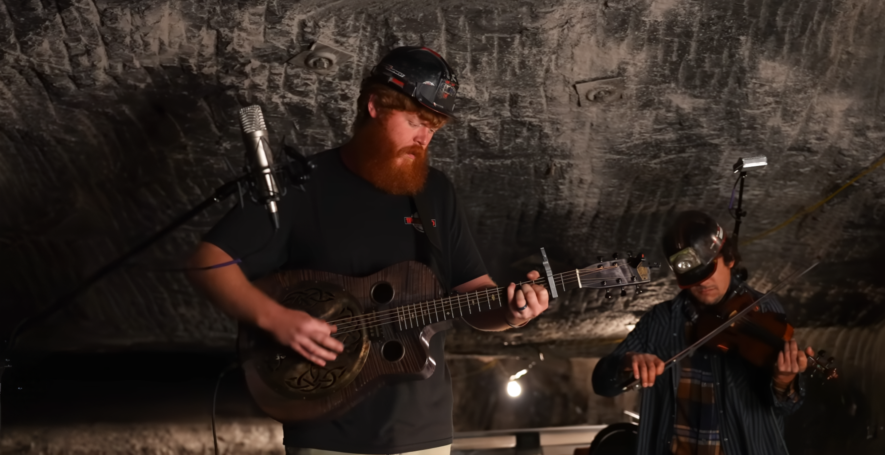 oliver anthony performs live in a coal mine after tearing country music industry