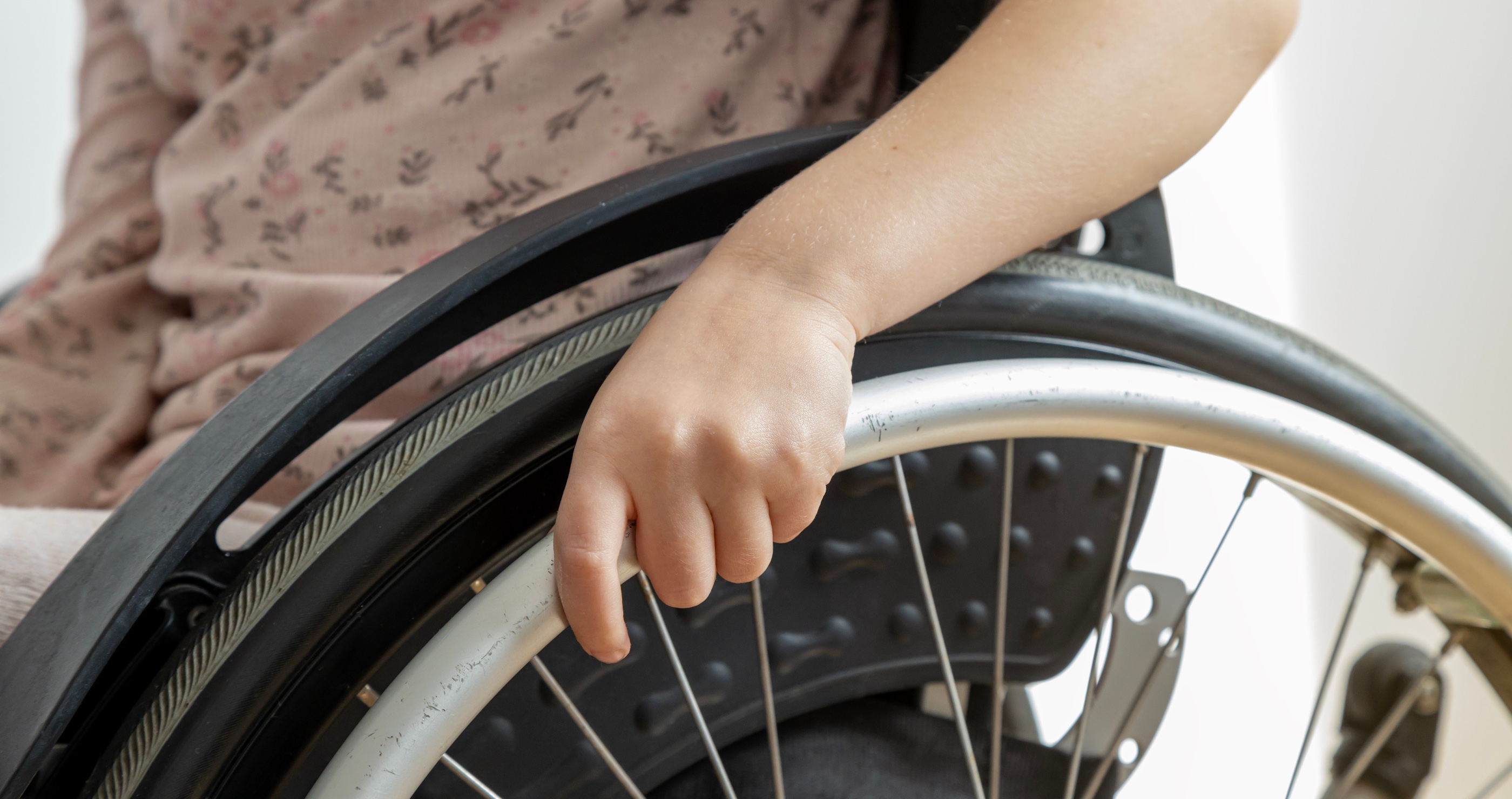 Brazen Thieves Steal Cancer Survivor's Wheelchair From Her Driveway