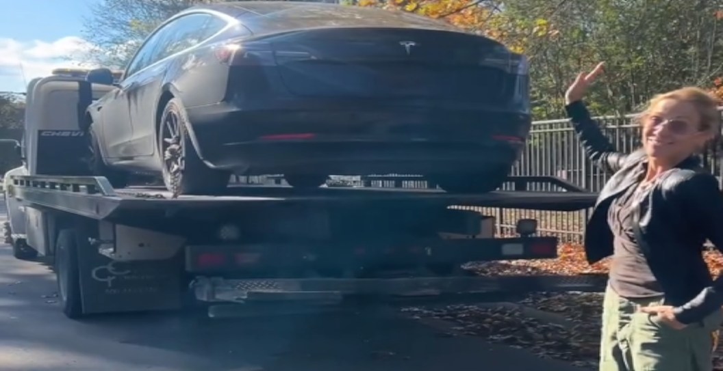 Sheryl Crow Breaks Silence About That Tesla Boycott, Admits She Filmed It Months Ago