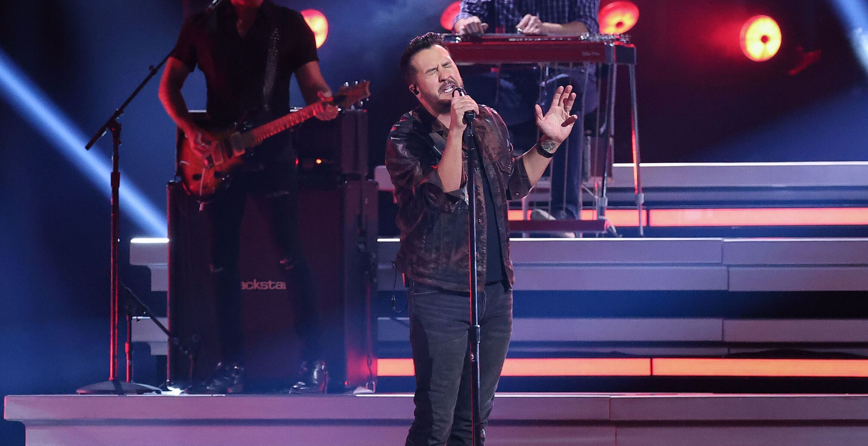 Luke Bryan Praises Beyoncé As “The Greatest Singer In Our Lifetime”