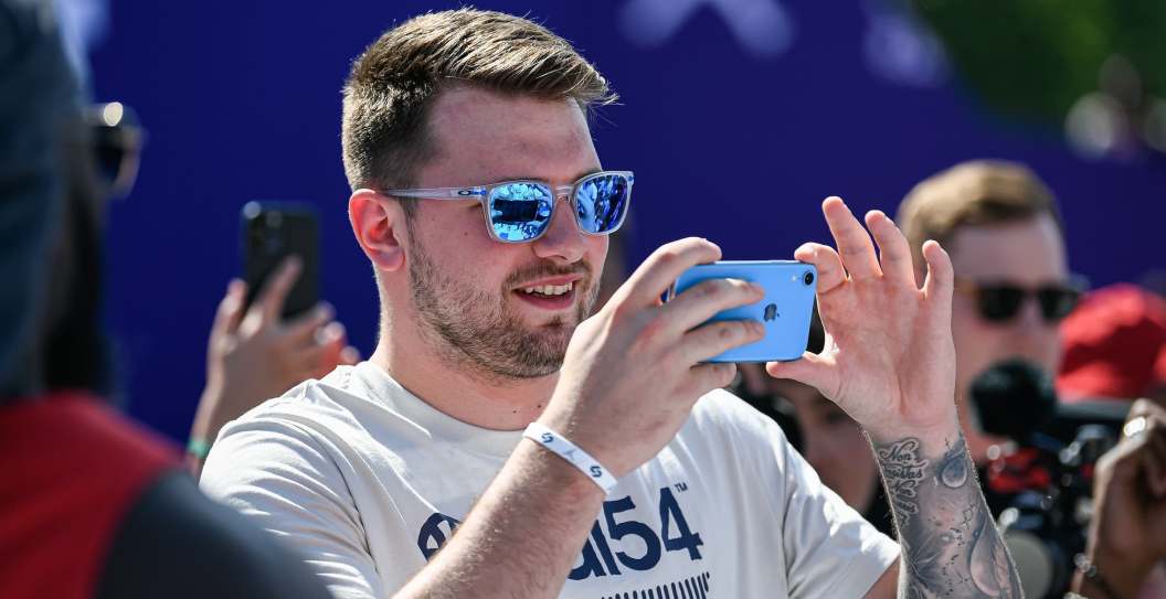 Mavericks Fans Hold Mock Funeral After Luka Doncic Trade