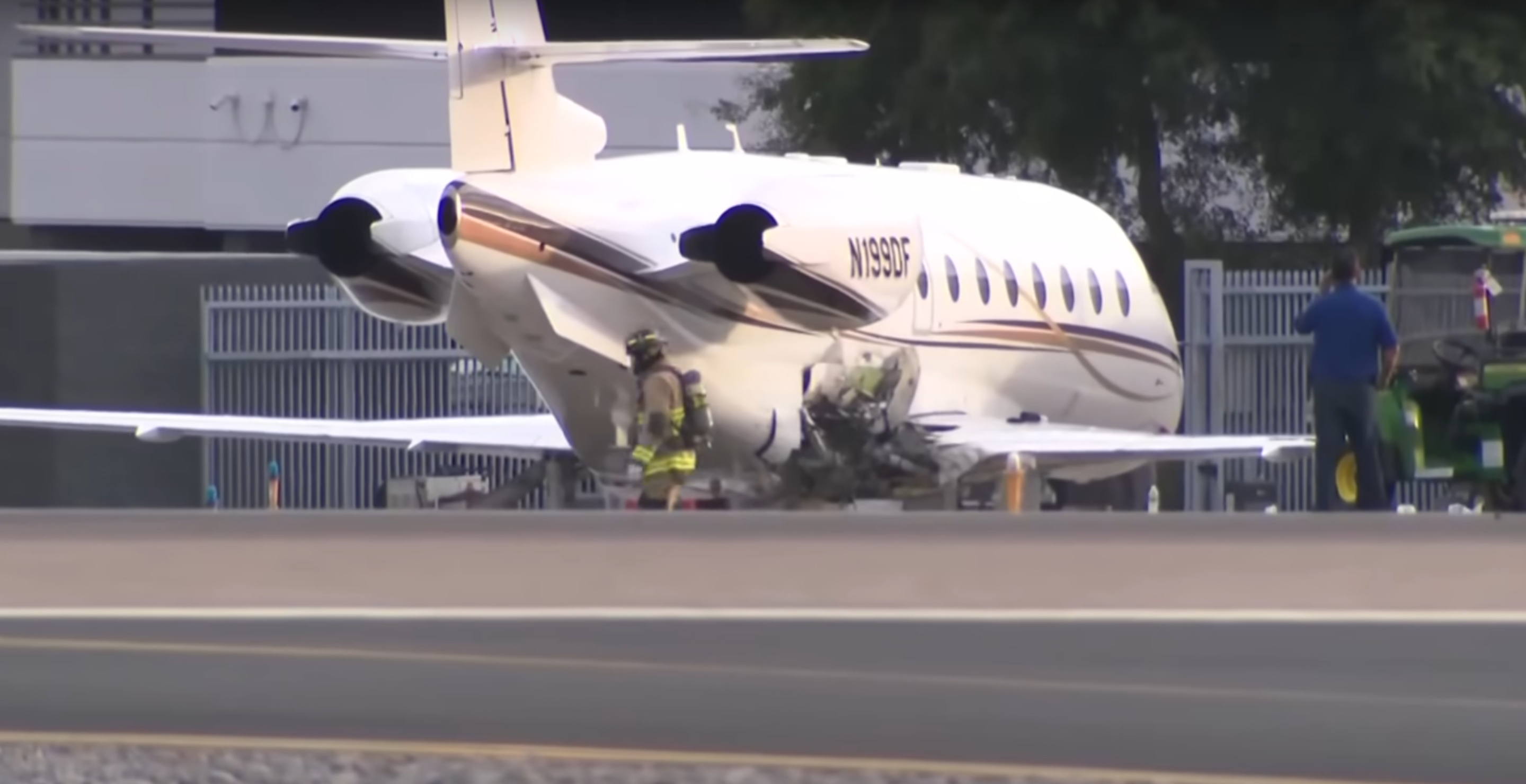 Identity Of Pilot Killed When Vince Neil's Plane Crashed Revealed