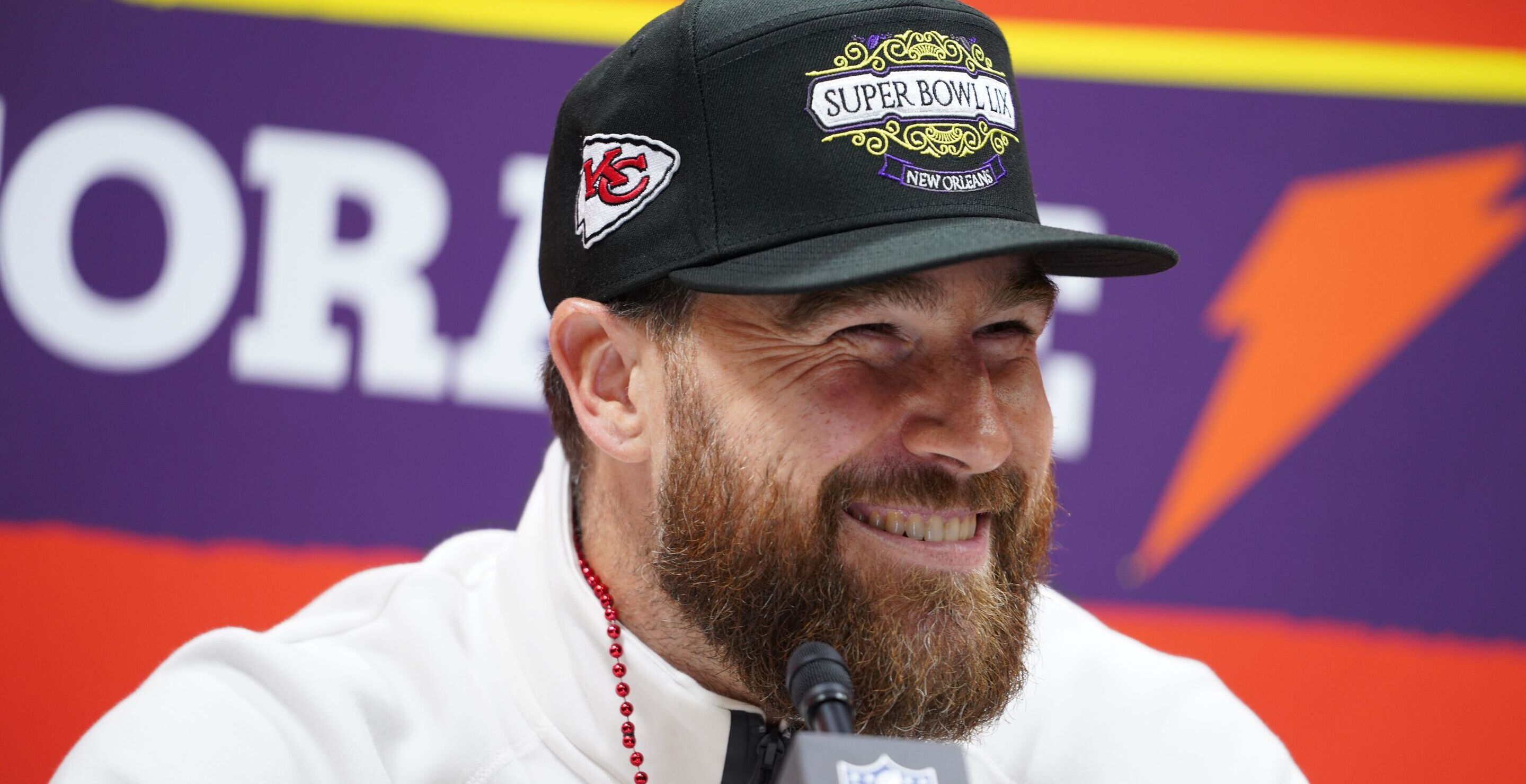 Travis Kelce Net Worth How Much Is He Worth And How Much Does He Make Per Year
