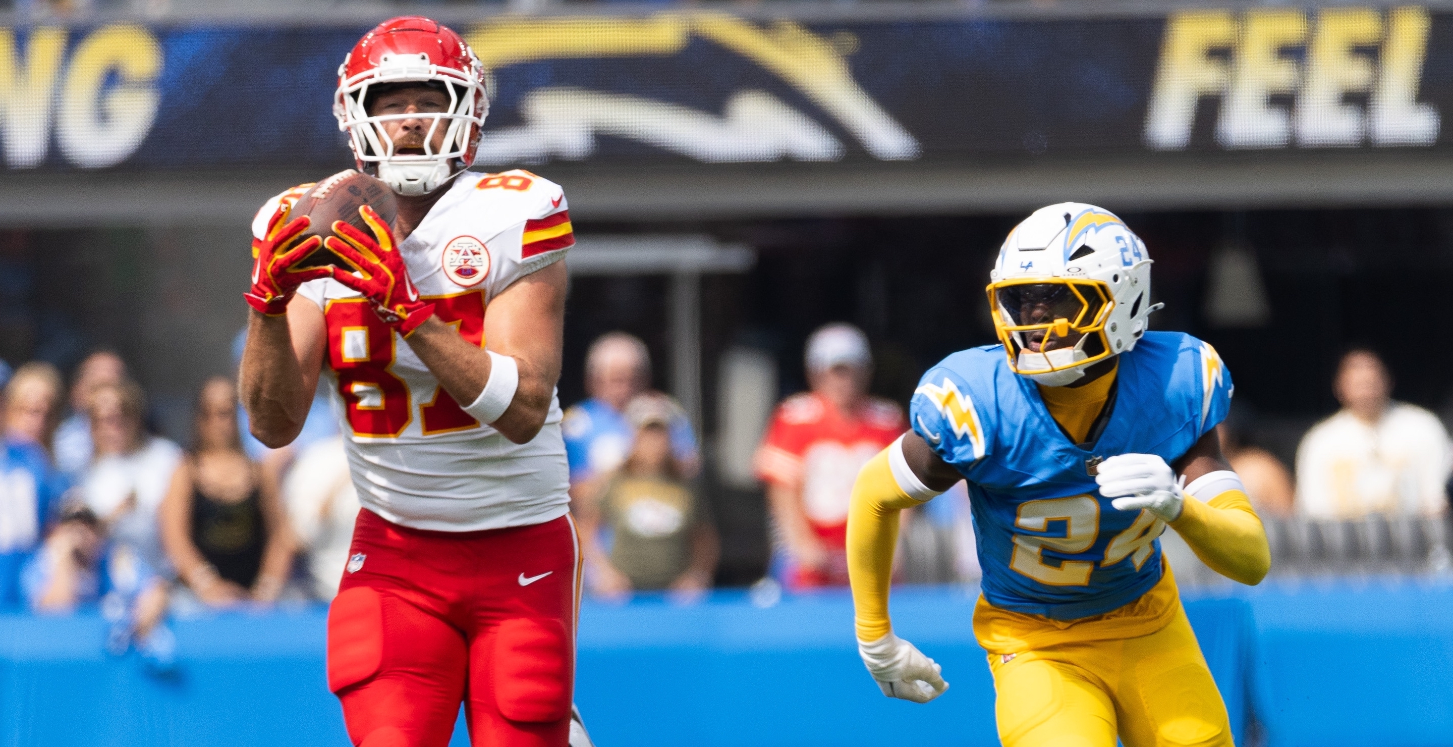 Travis Kelce Reportedly Upset That Crowd Booed His GF Taylor Swift at The Super Bowl