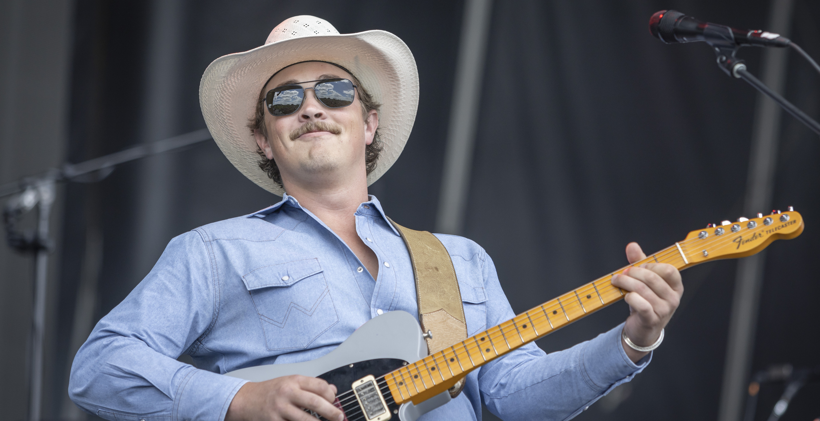 Zach Top Baffled By Fan's NSFW Message At Concert