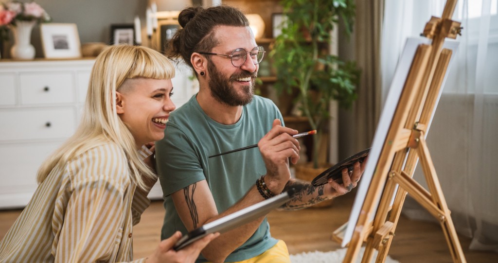 at home Valentine's Day date night idea painting together