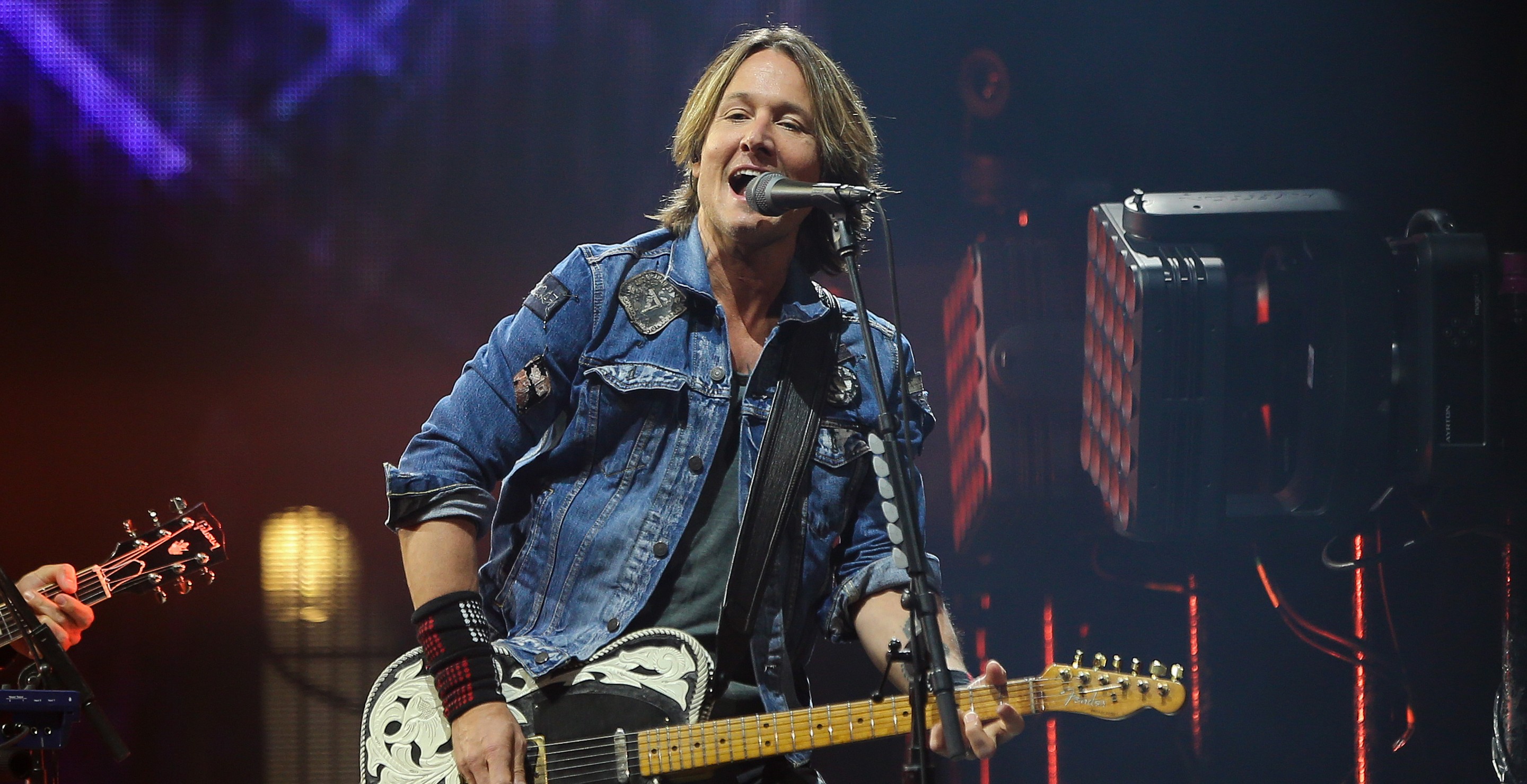 Keith Urban Hilariously Recalls Crashing A Wedding