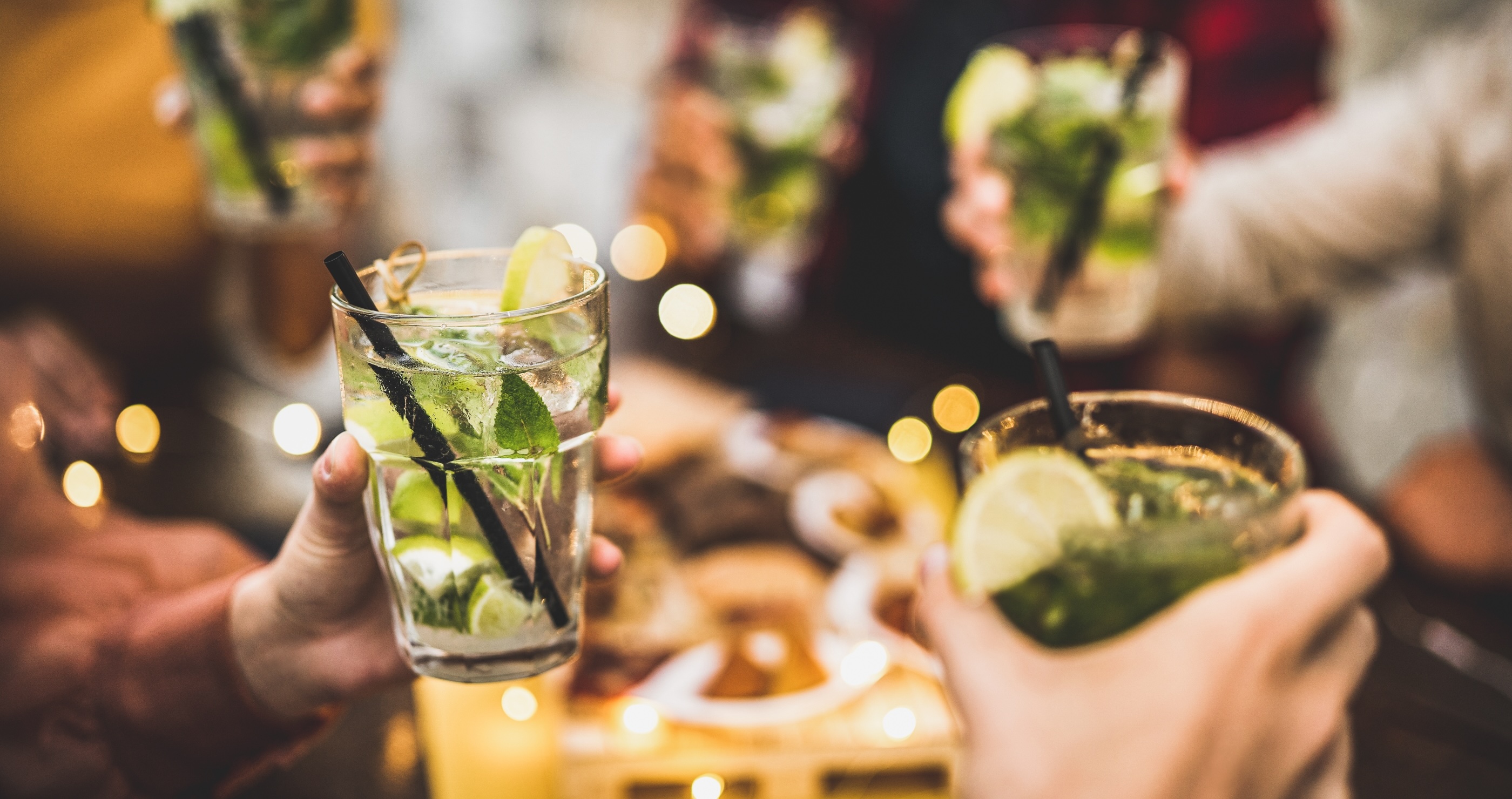 mom accused of leaving toddler in car while she went to drink at a bar