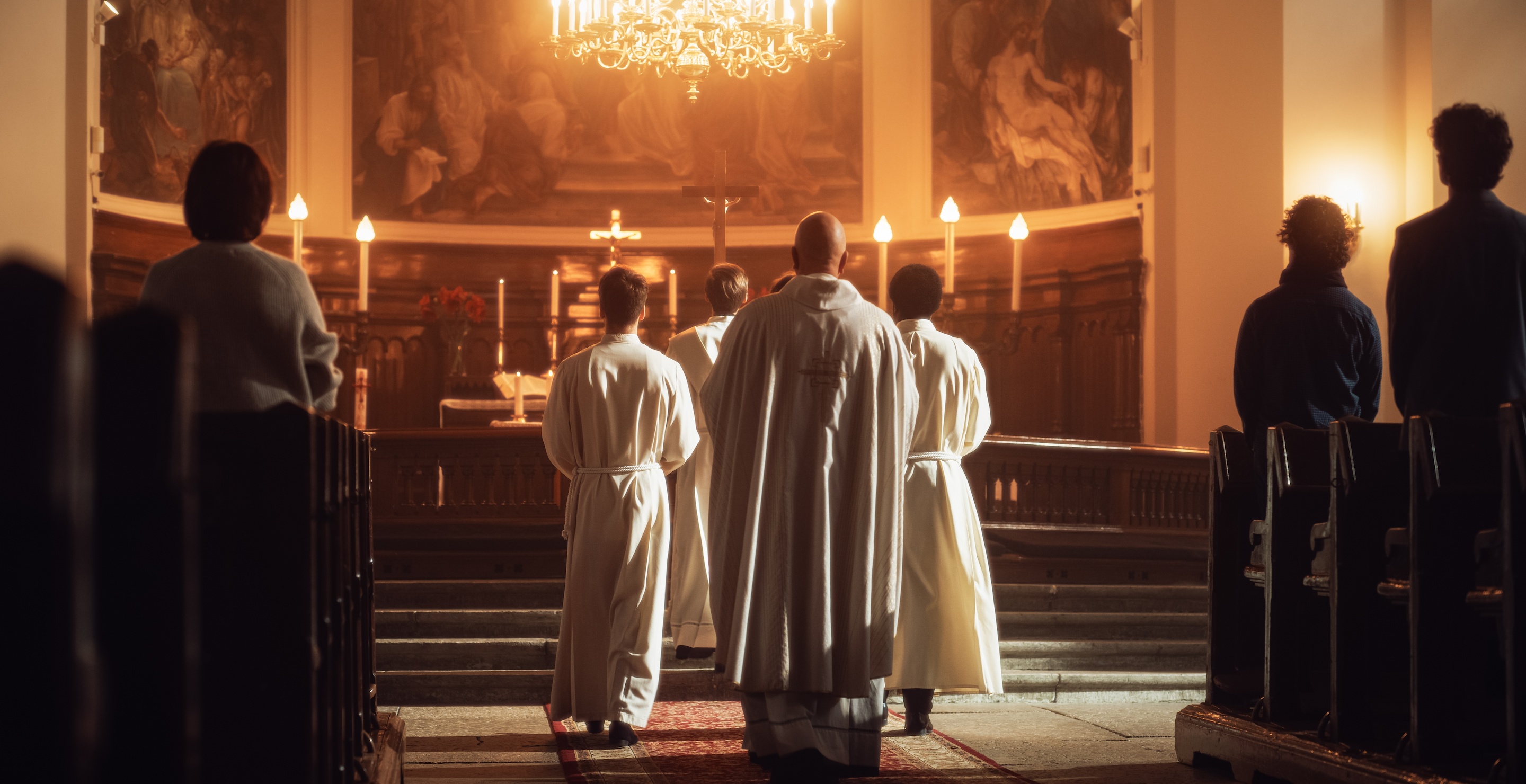 Priest Attacked In The Middle Of A Prayer Service