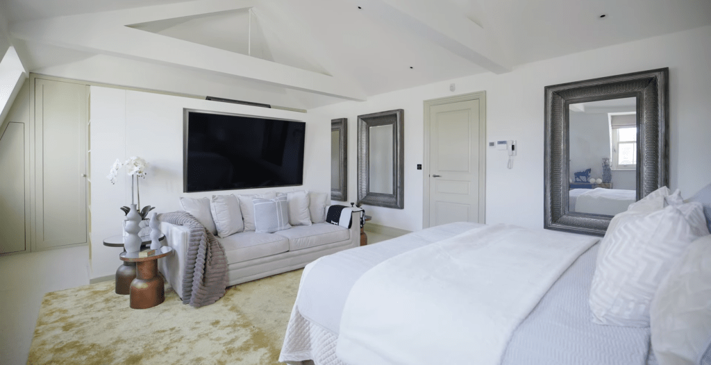 Christine McVie penthouse (4) (1)