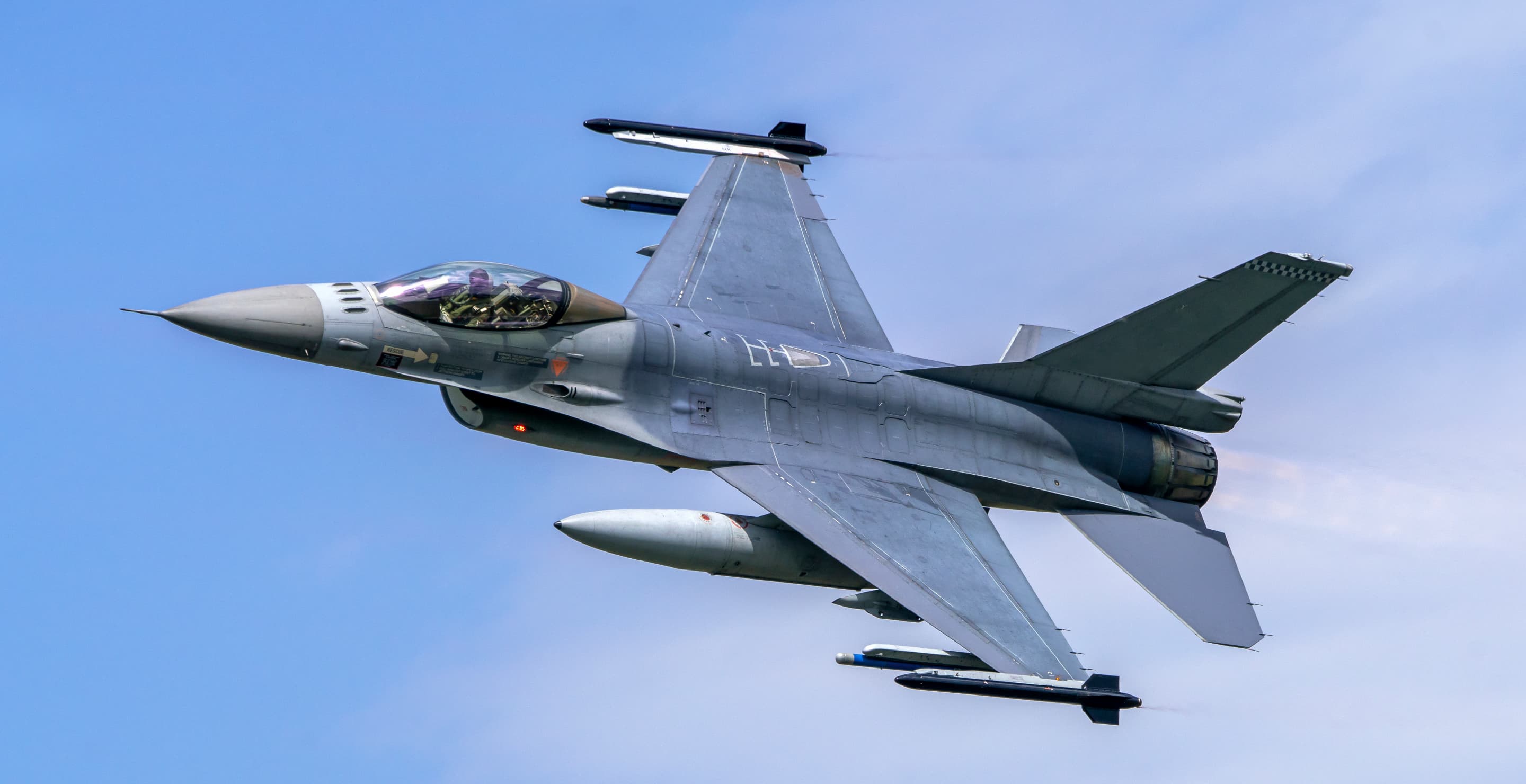 F-16