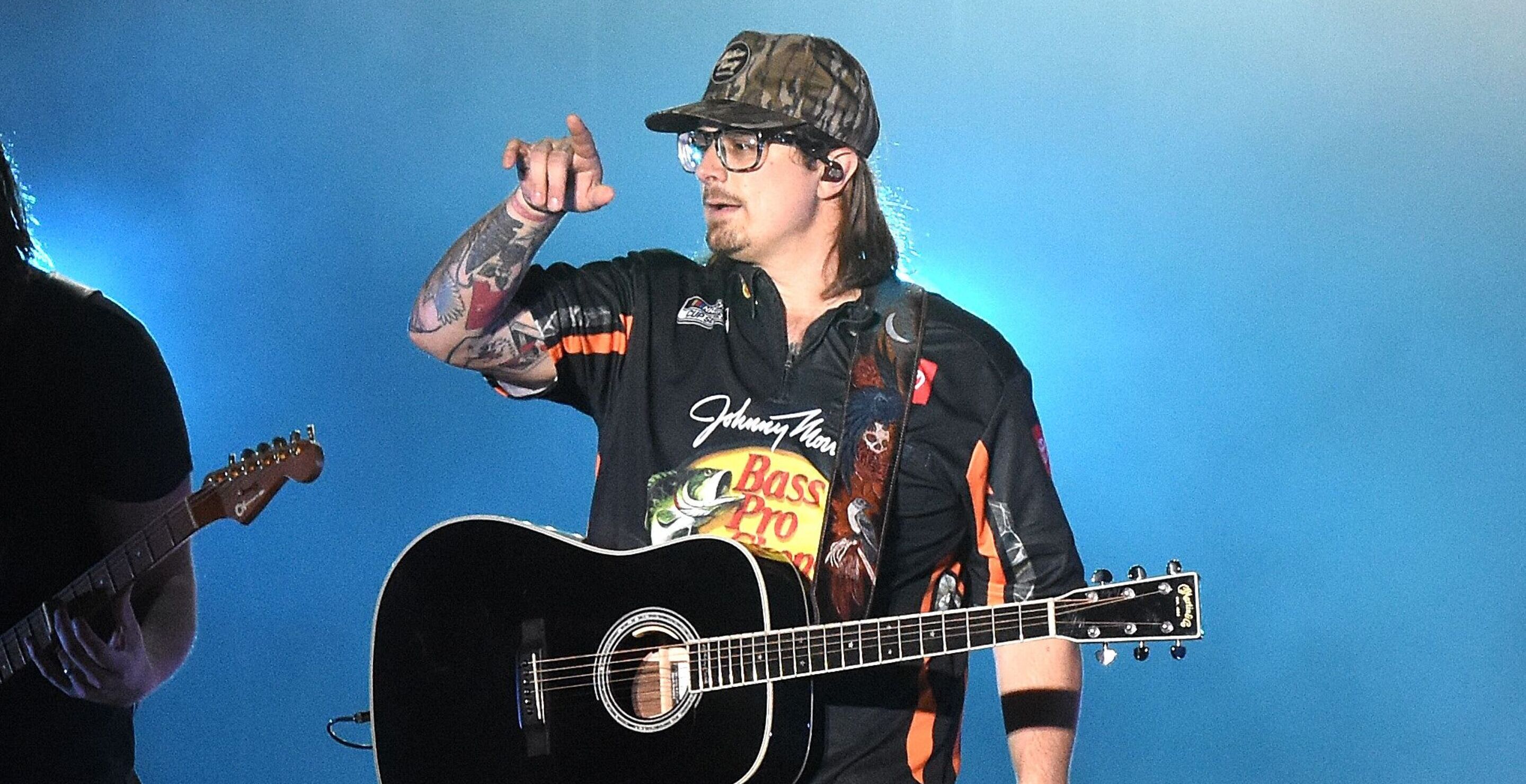 Hardy Silently Challenged Fans In A Super Peculiar Way Before Performing For Them