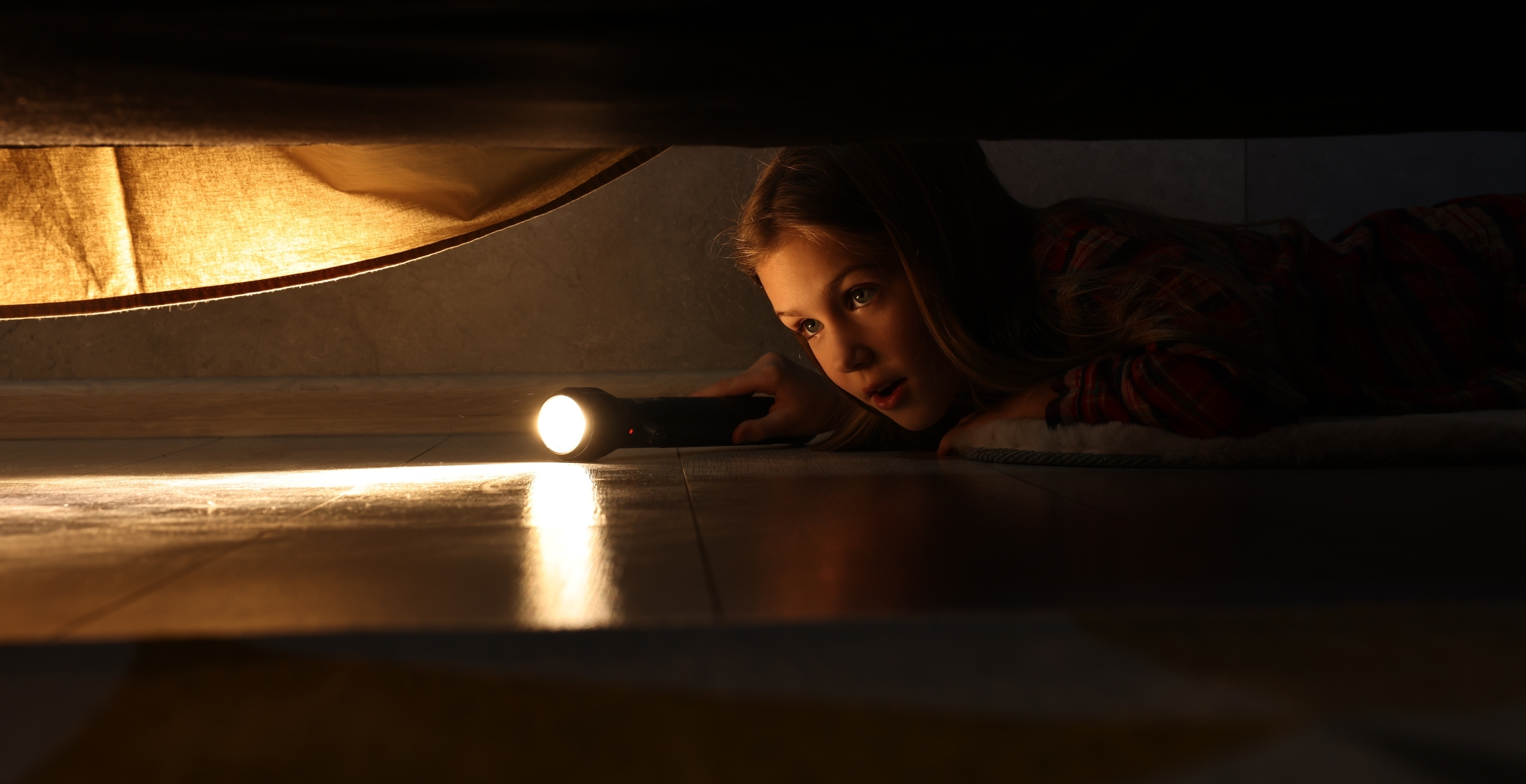 Horrified Babysitter Checks For Monsters Under Bed Kid’s, Finds Man Hiding There