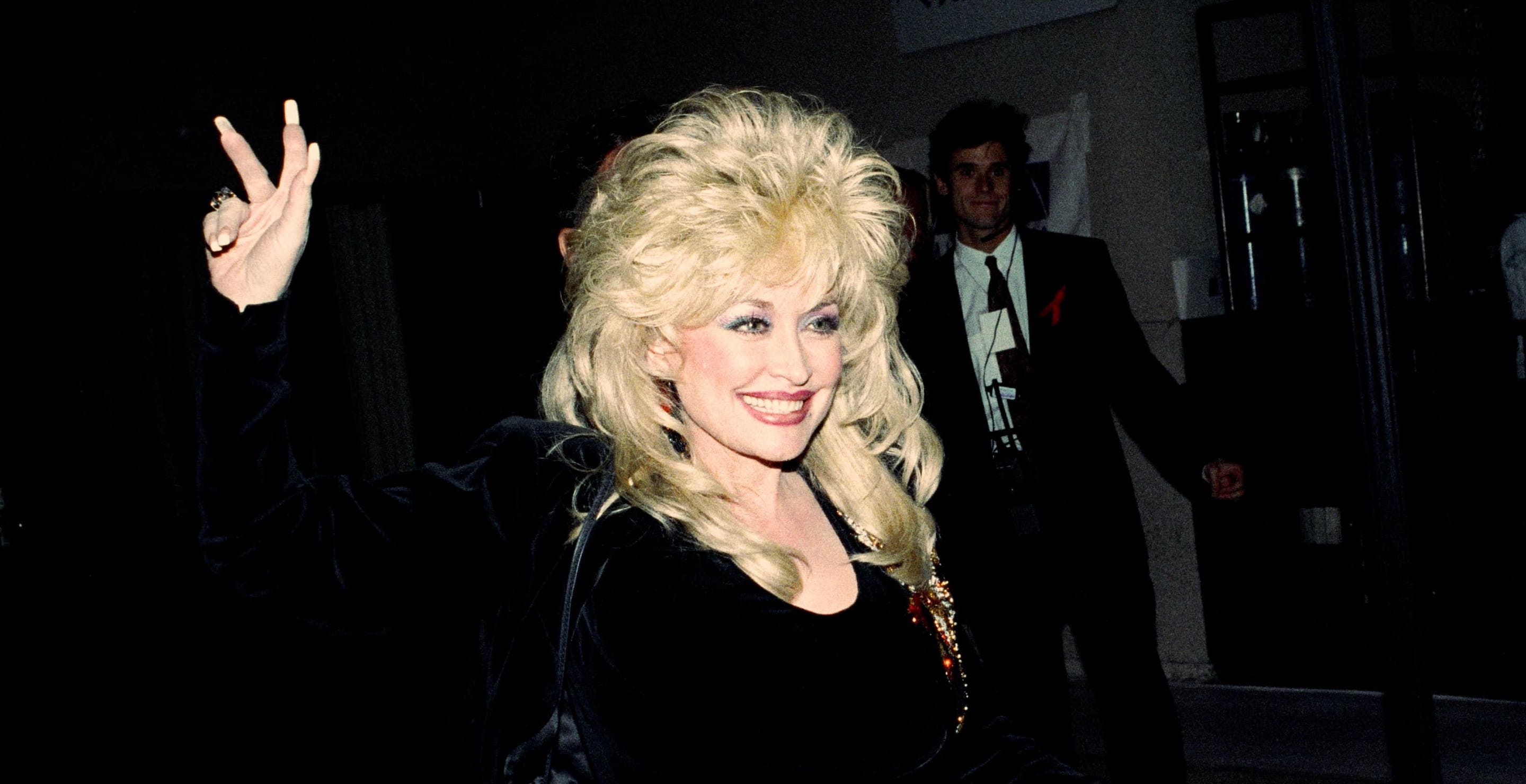 How Dolly Parton Met Her Husband Carl Dean