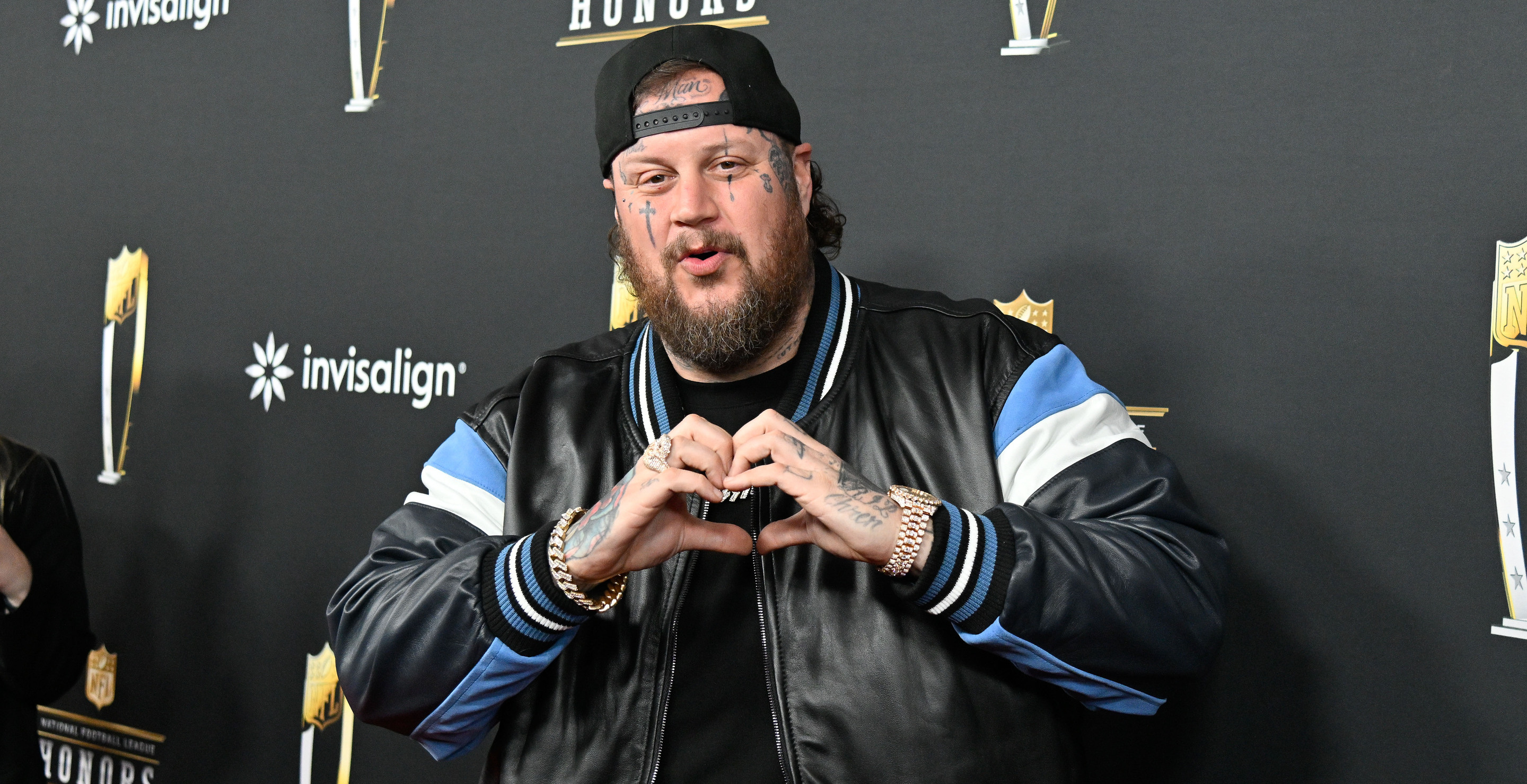 Jelly Roll Hilariously Compares His Dog To Sylvester Stallone As He Takes An Ice Plunge